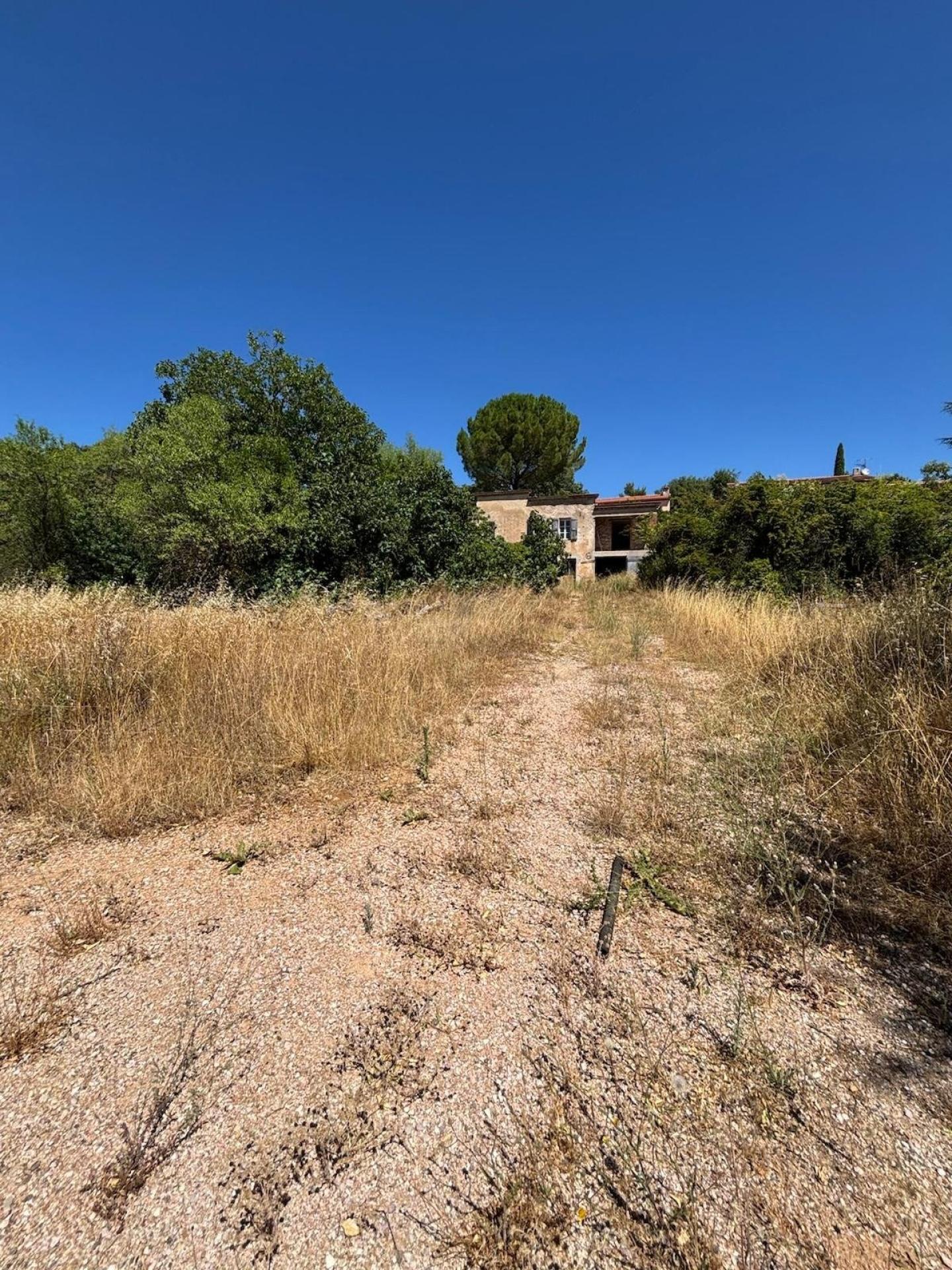 Photo 3 of the listing.