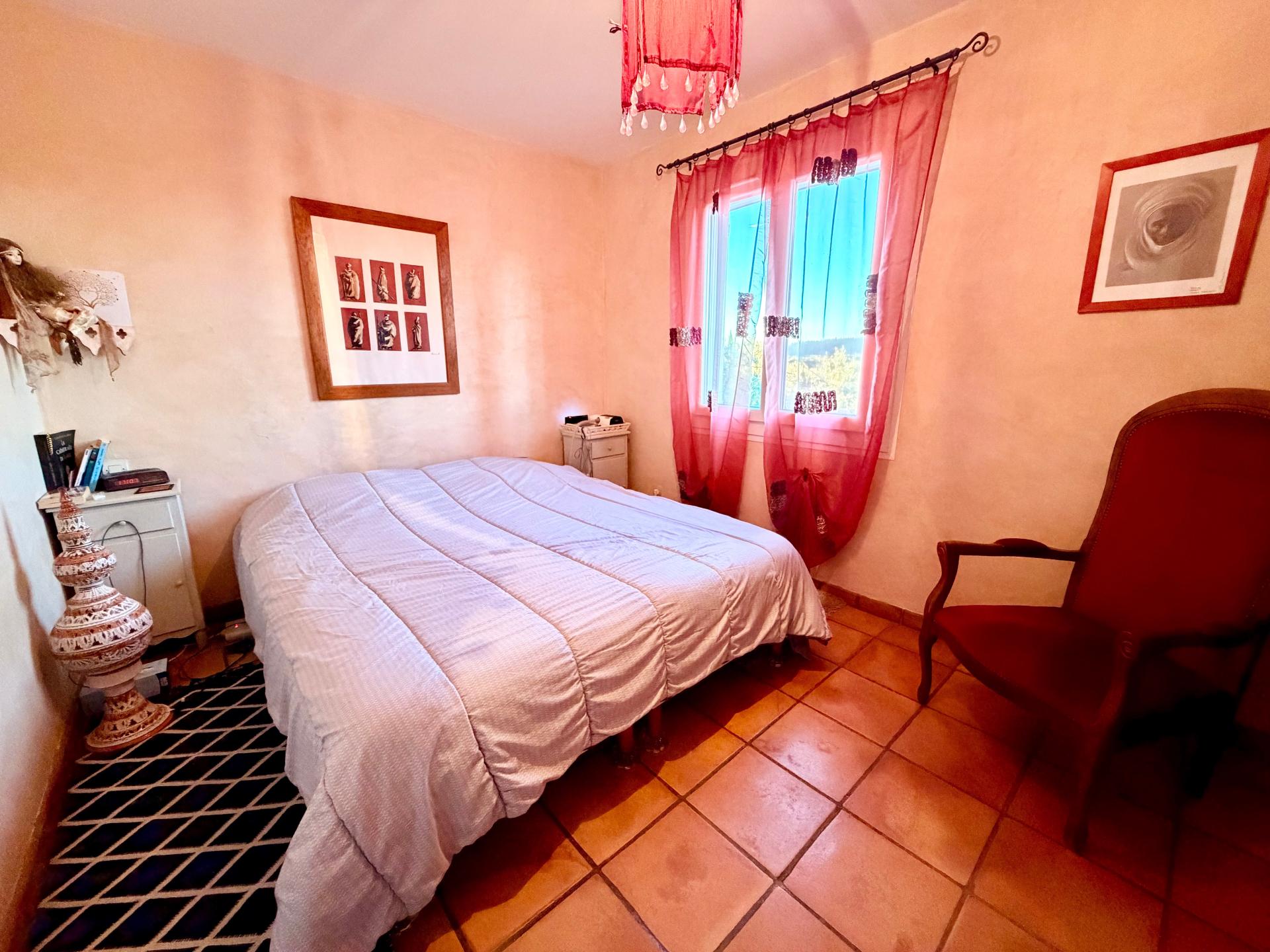 Photo 6 of the listing.