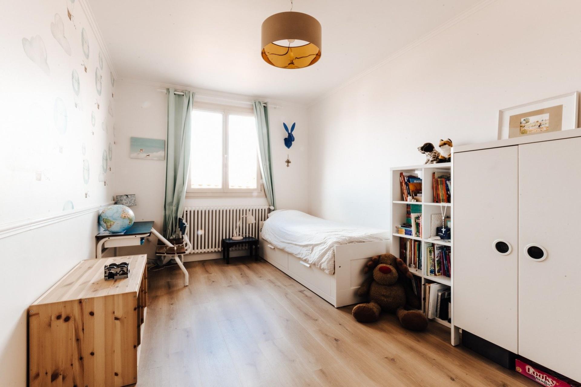 Photo 16 of the listing.