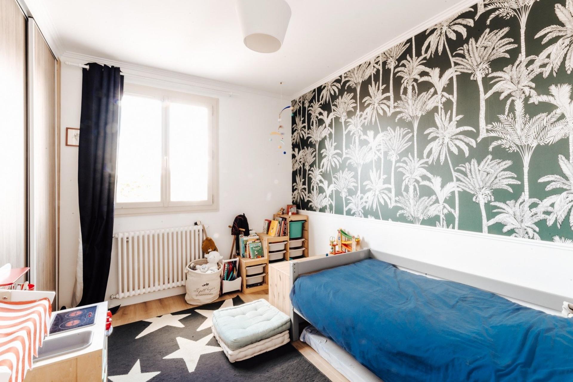 Photo 13 of the listing.