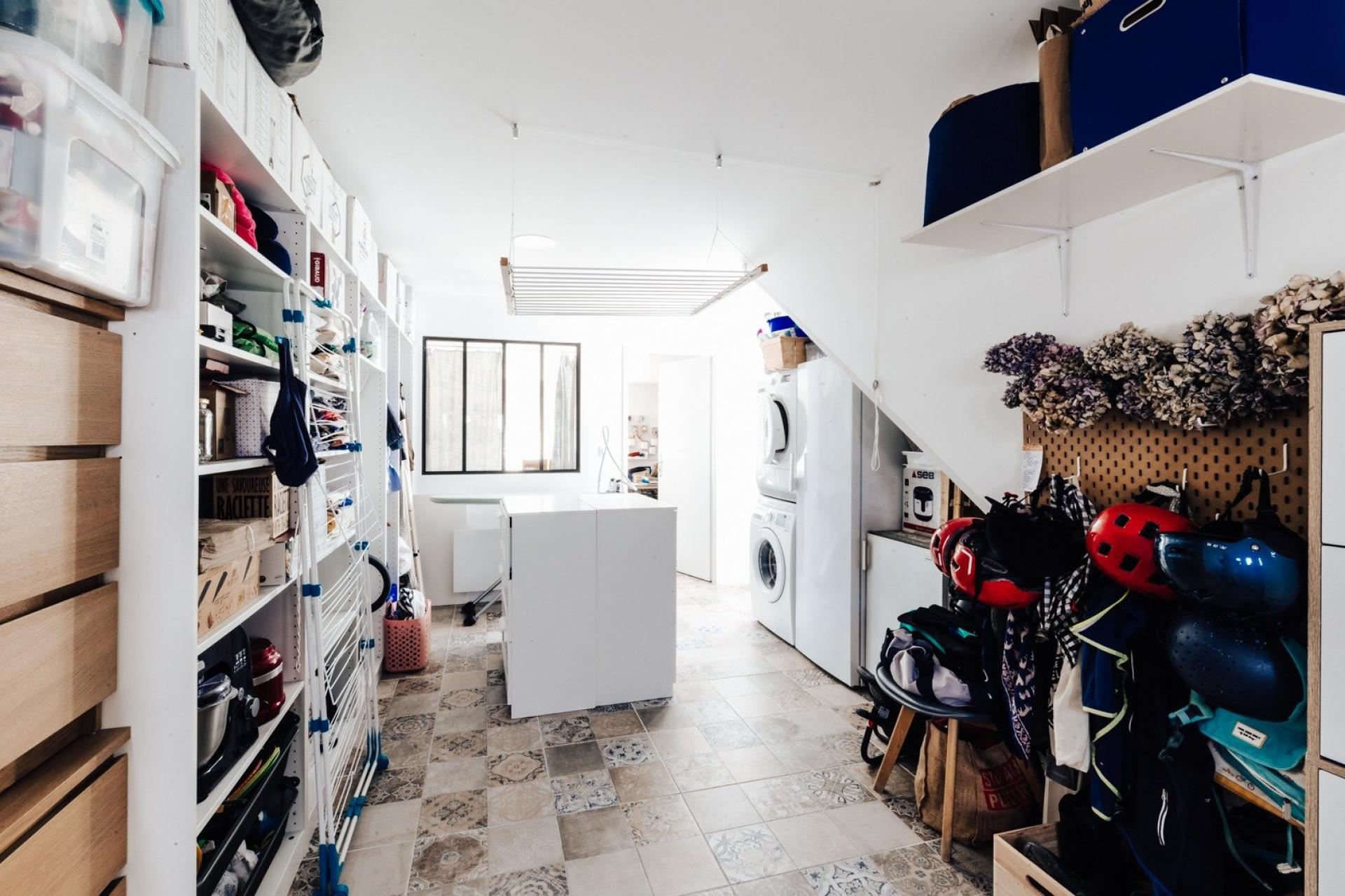 Photo 11 of the listing.