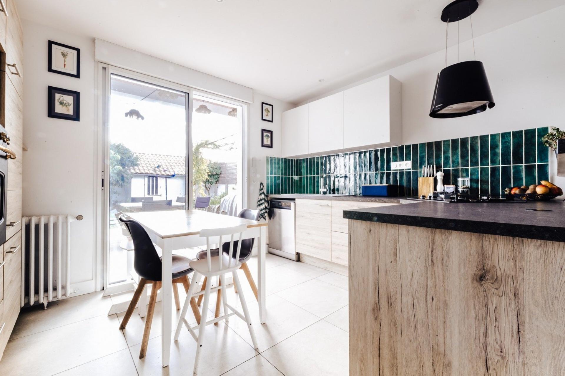 Photo 6 of the listing.