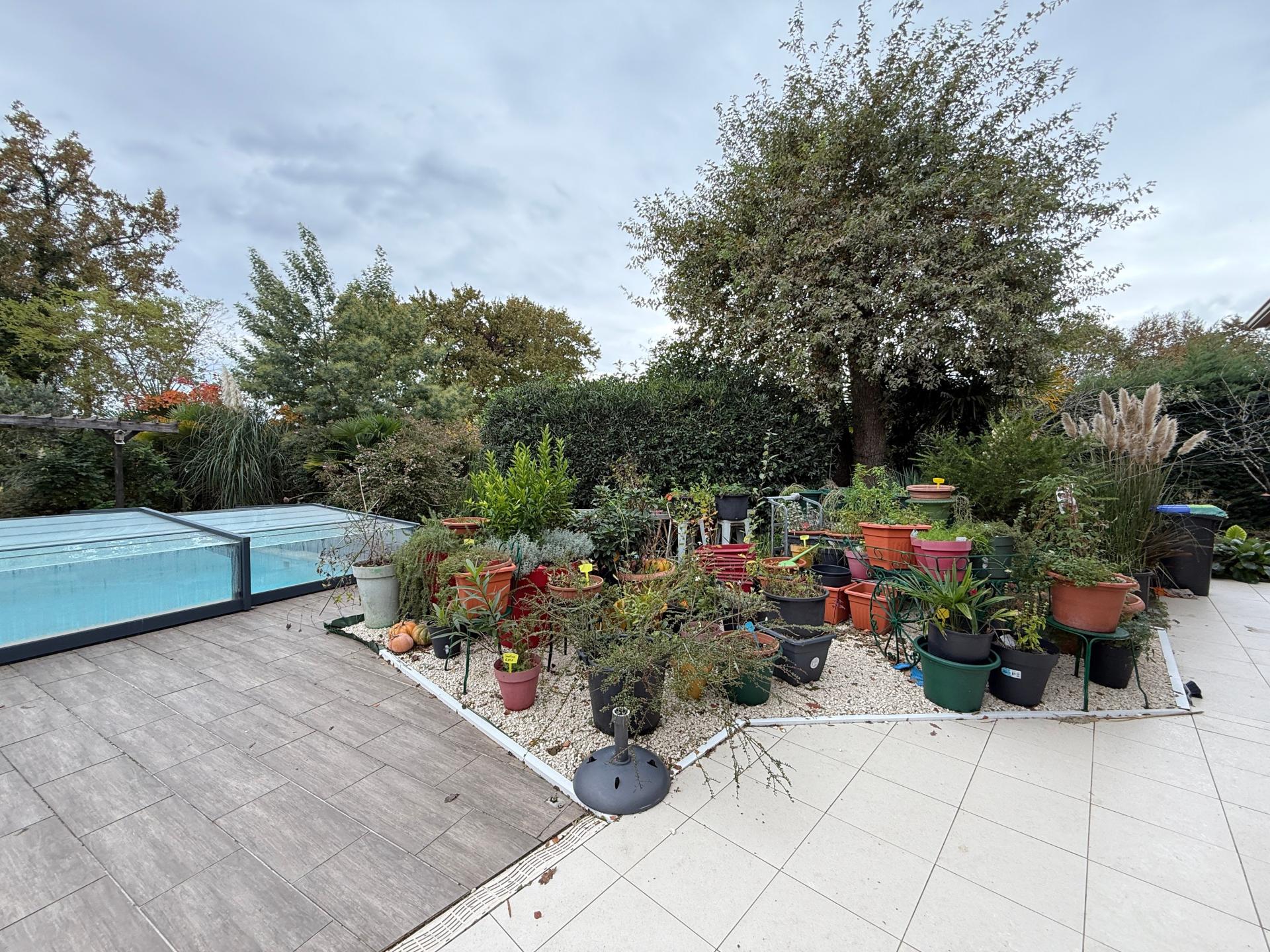 Photo 7 of the listing.