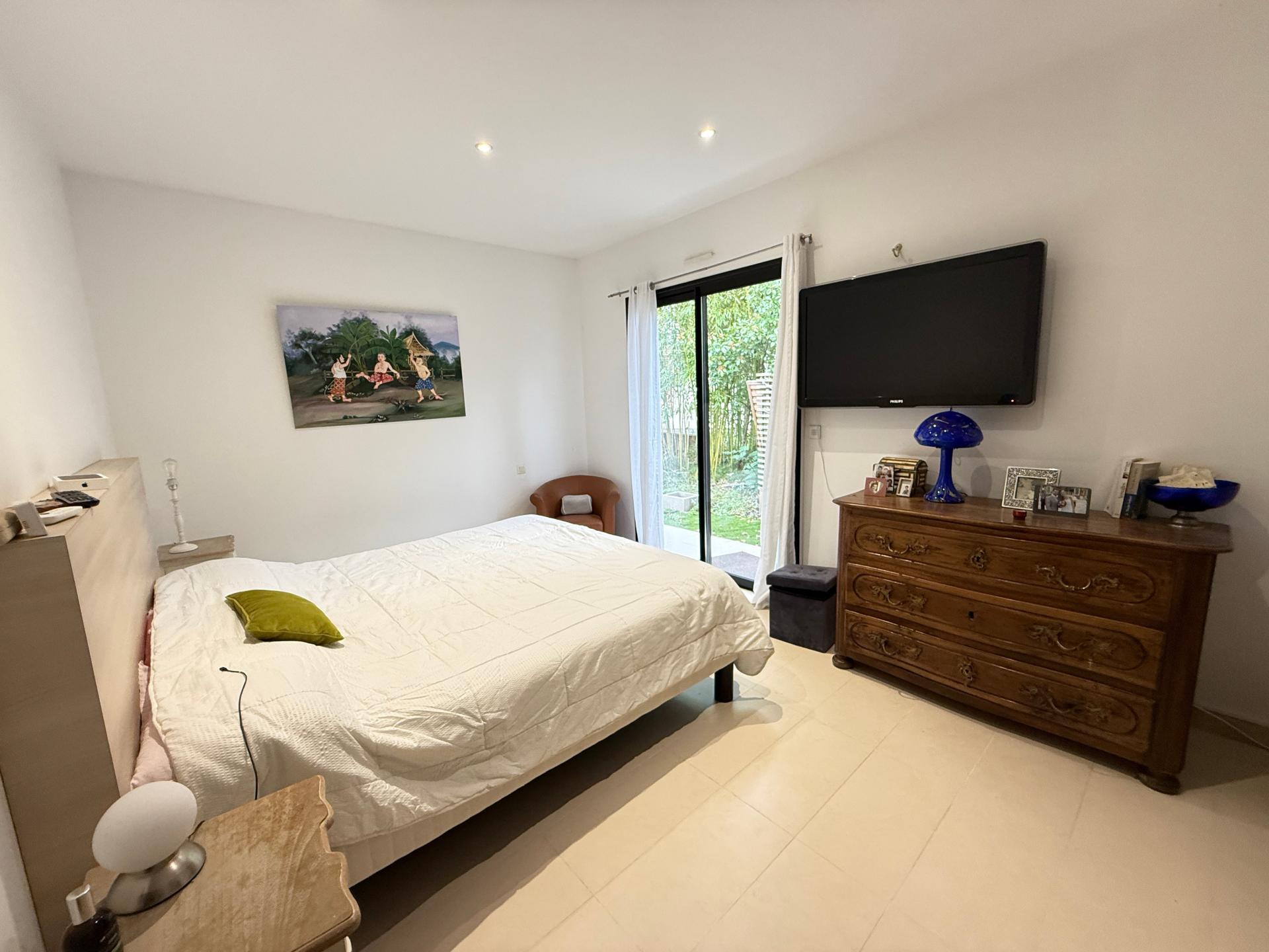 Photo 13 of the listing.