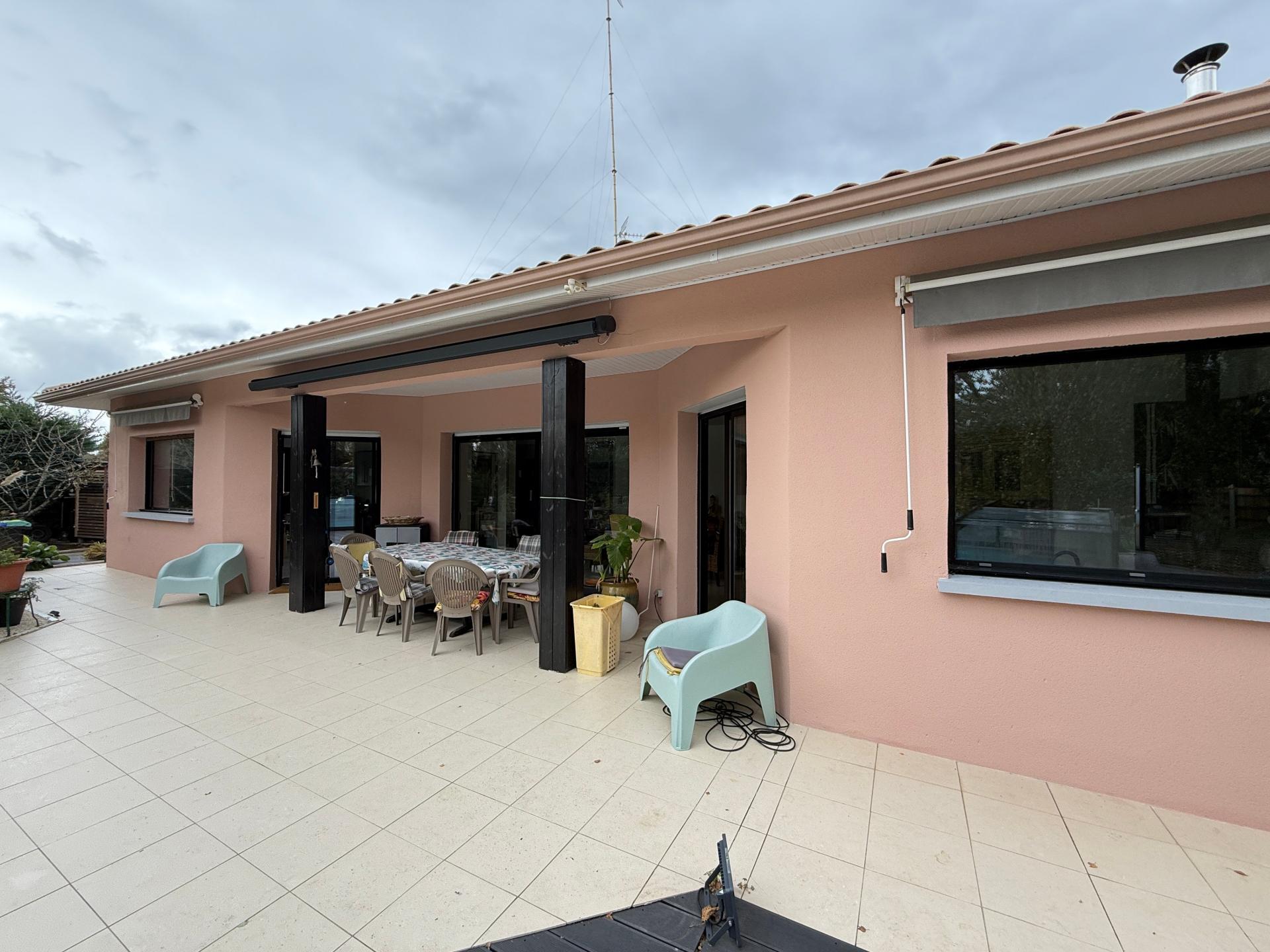 Photo 19 of the listing.