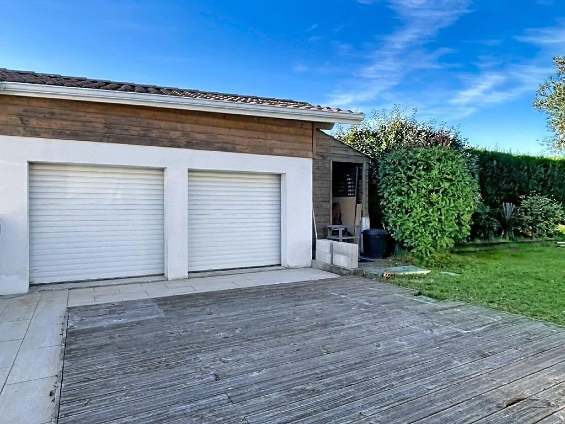 Photo 5 of the listing.