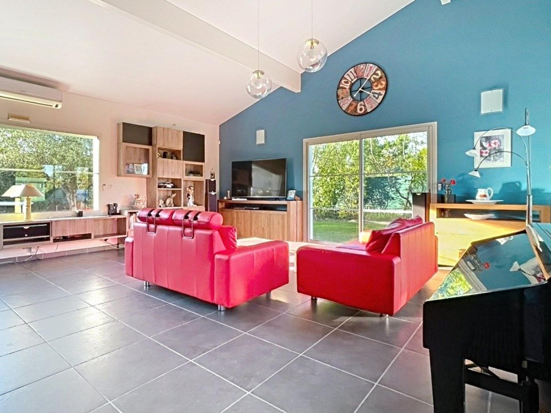 Photo 8 of the listing.