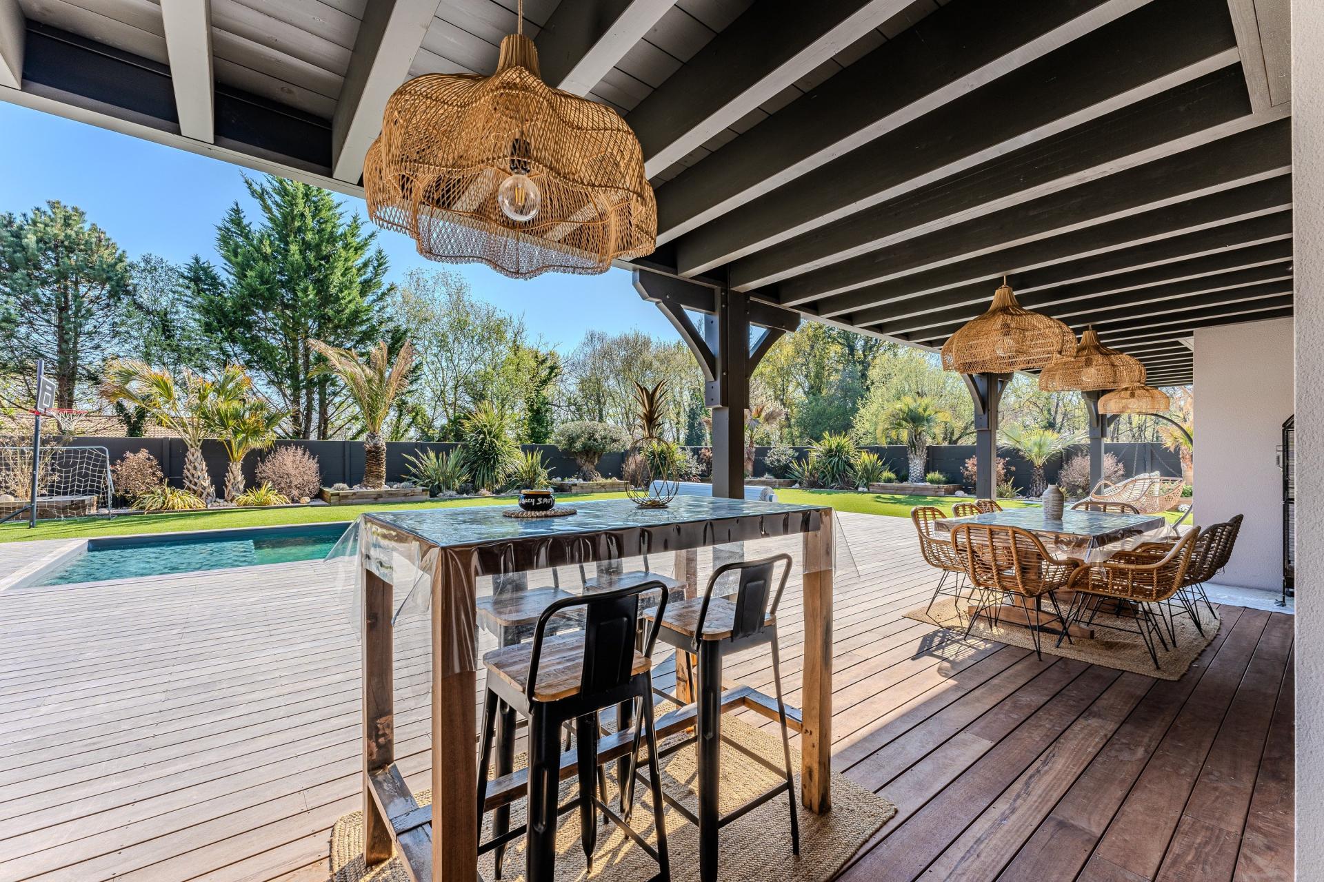 Photo 6 of the listing.