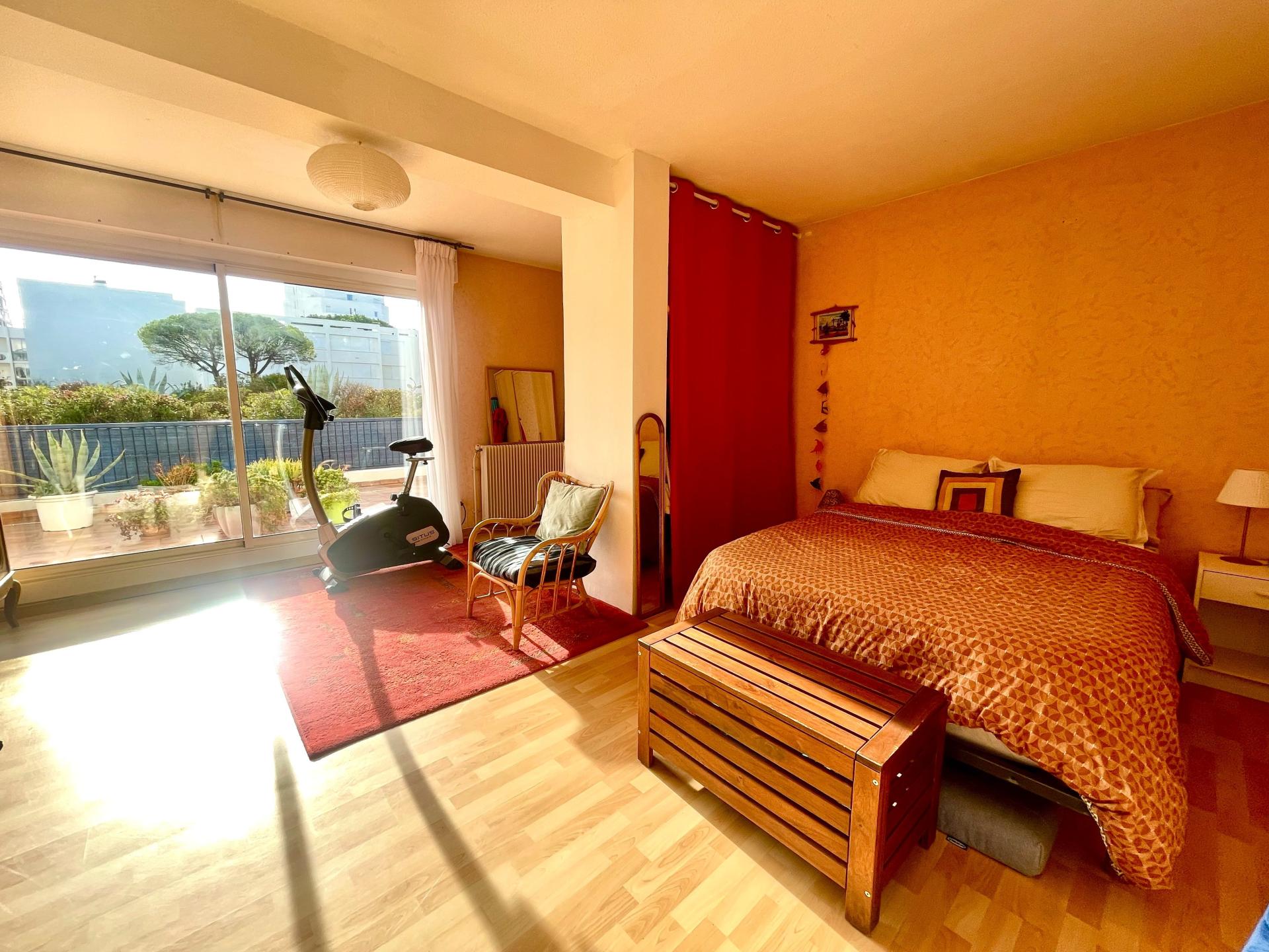 Photo 8 of the listing.