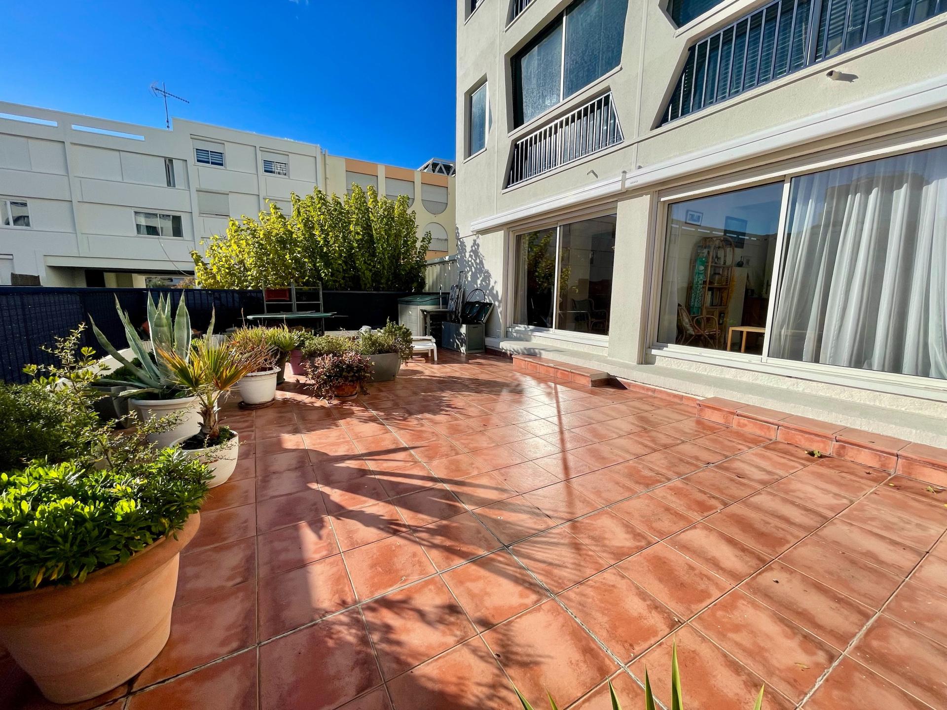 Photo 10 of the listing.