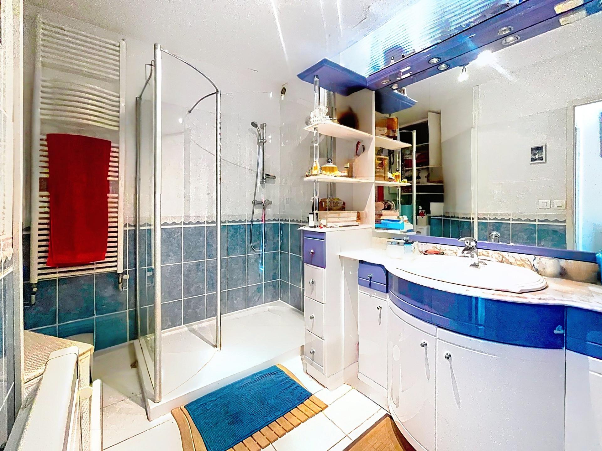 Photo 9 of the listing.