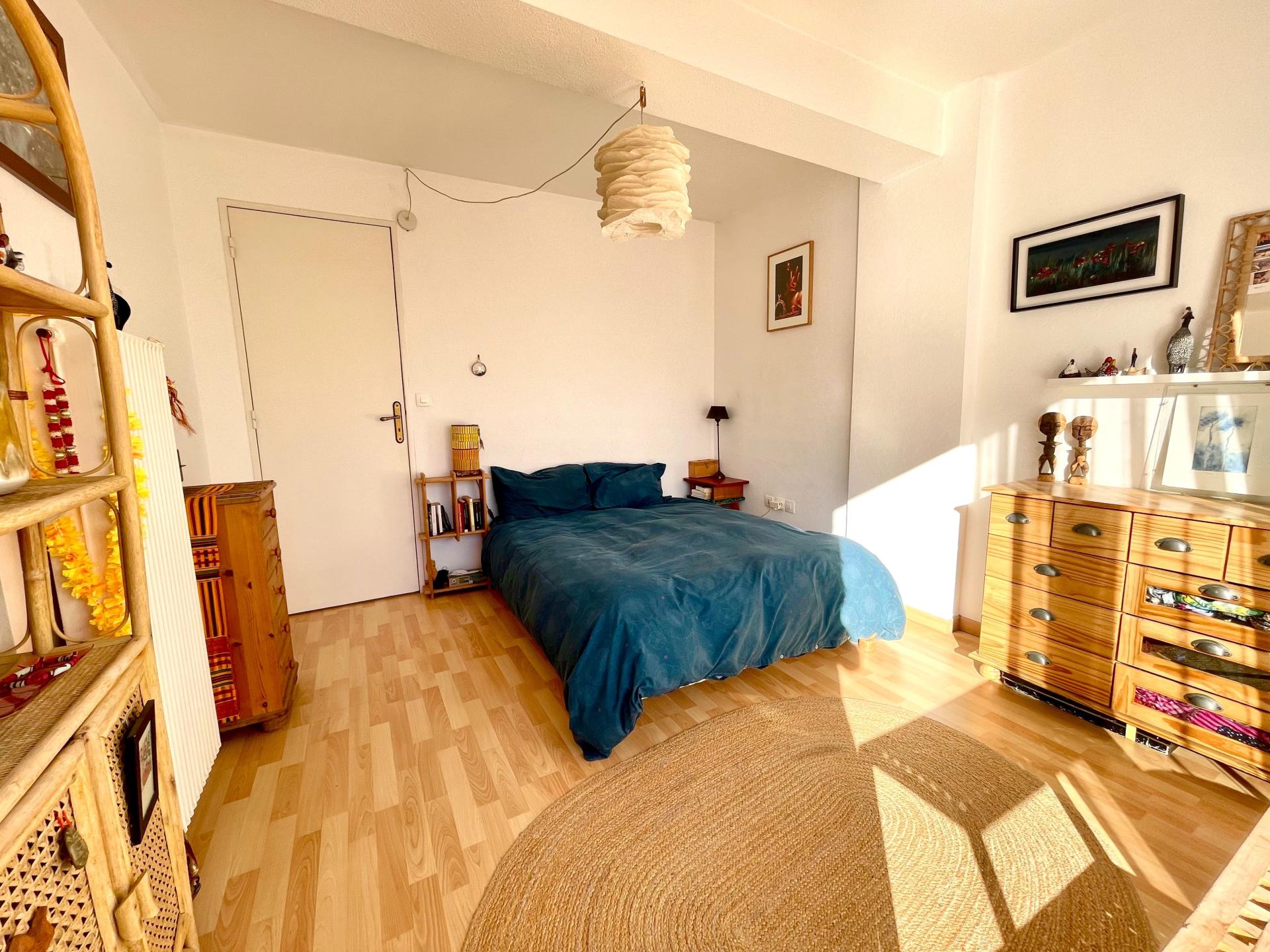 Photo 7 of the listing.