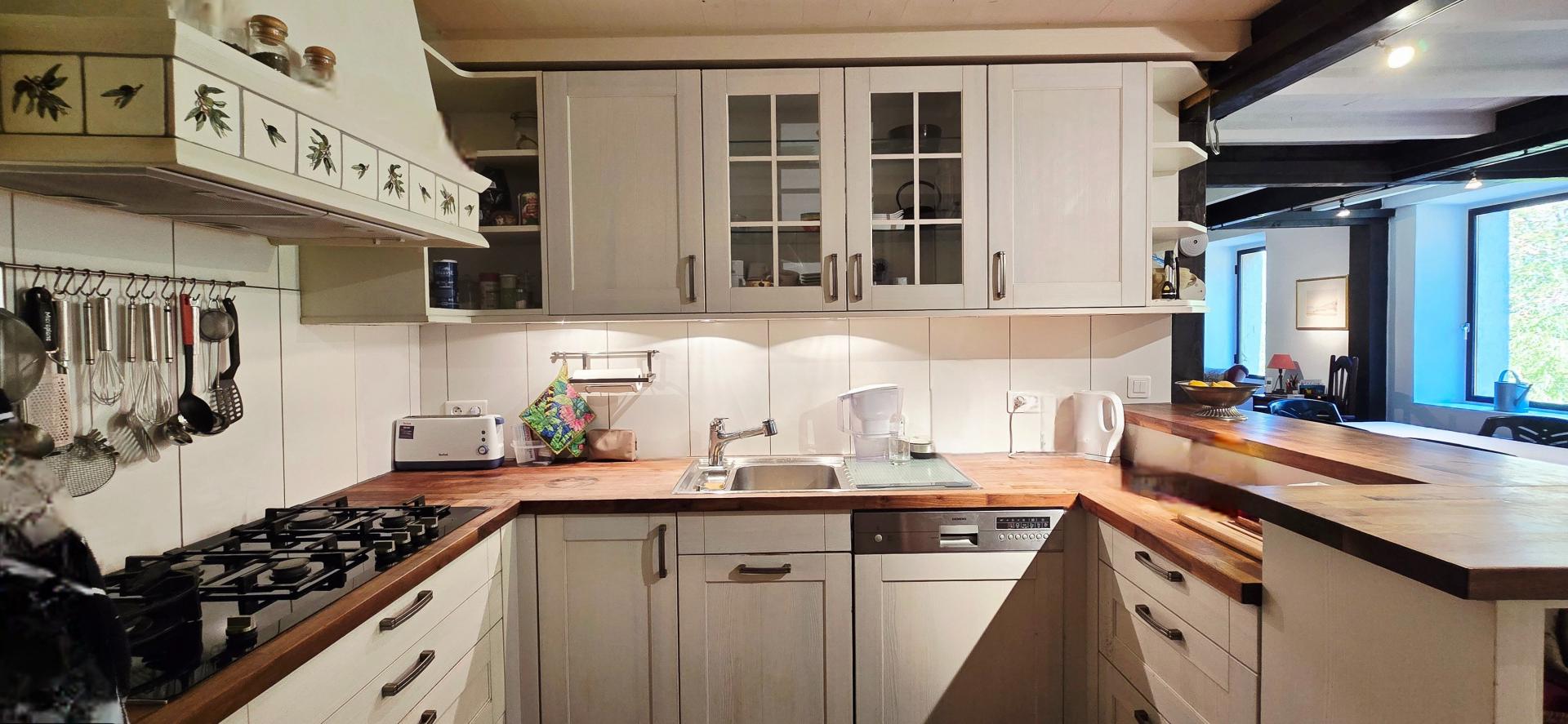 Photo 9 of the listing.