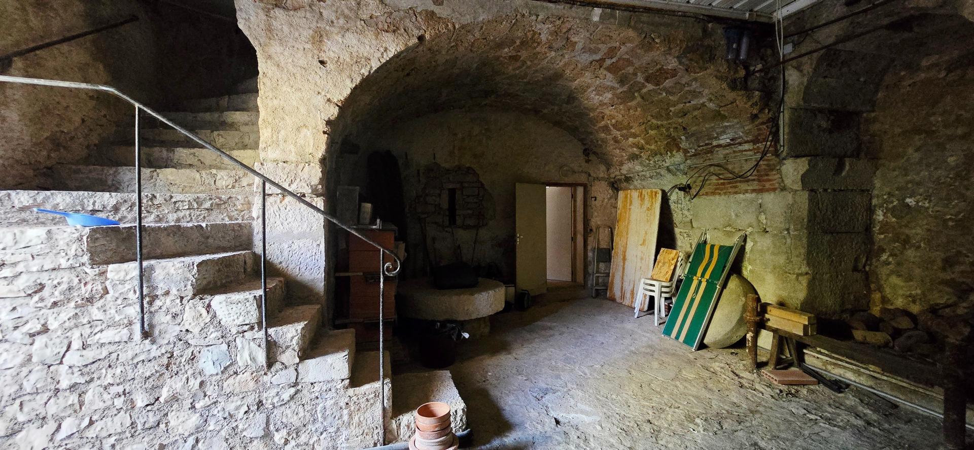 Photo 17 of the listing.