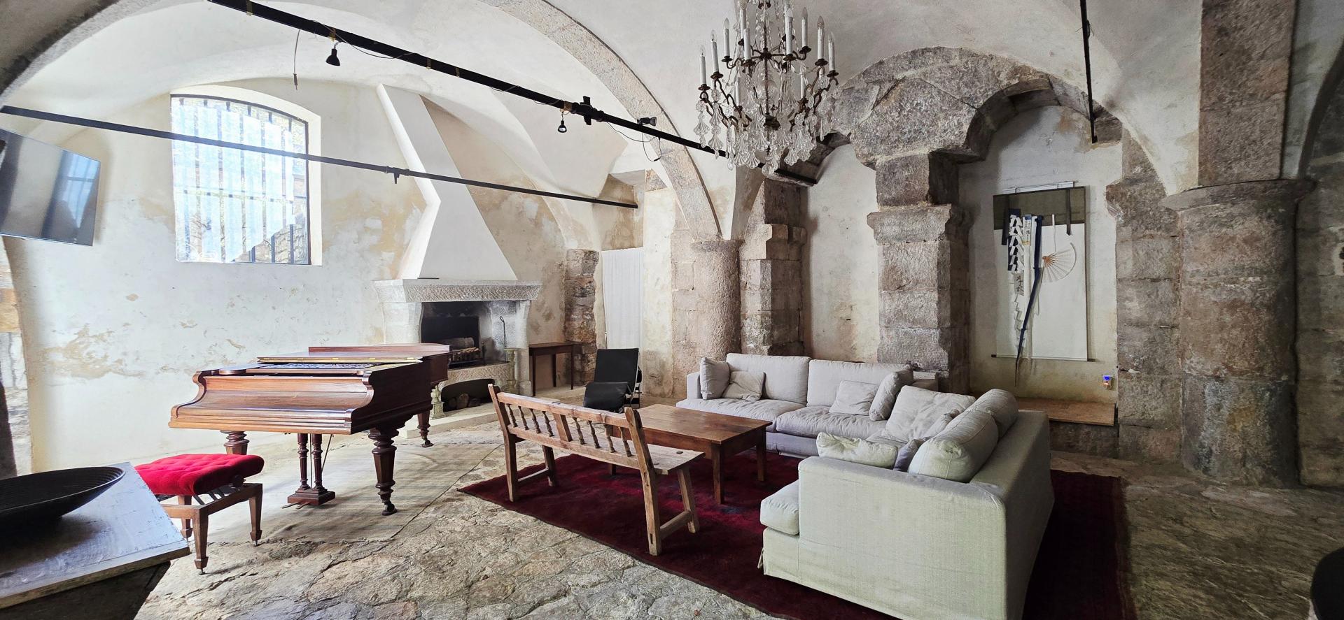 Photo 20 of the listing.