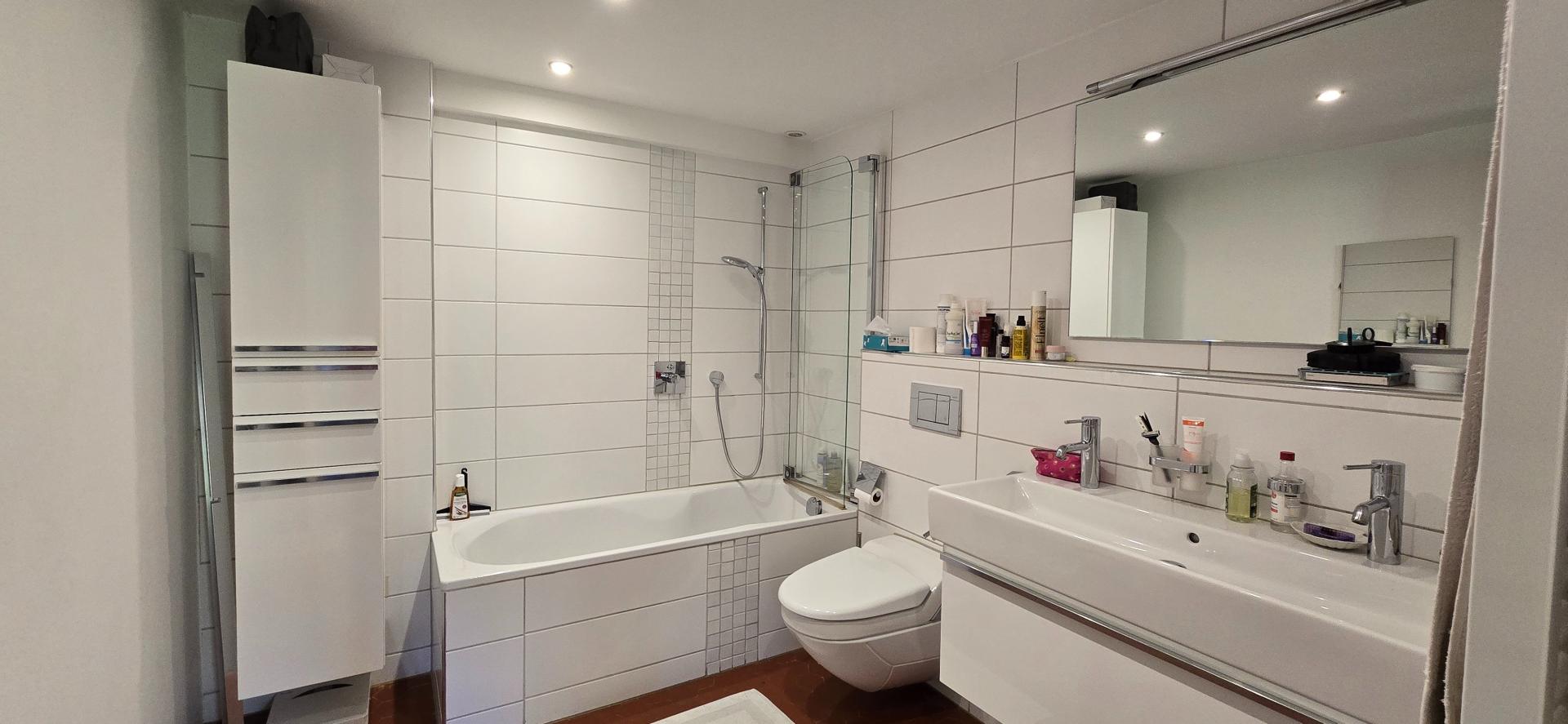 Photo 10 of the listing.