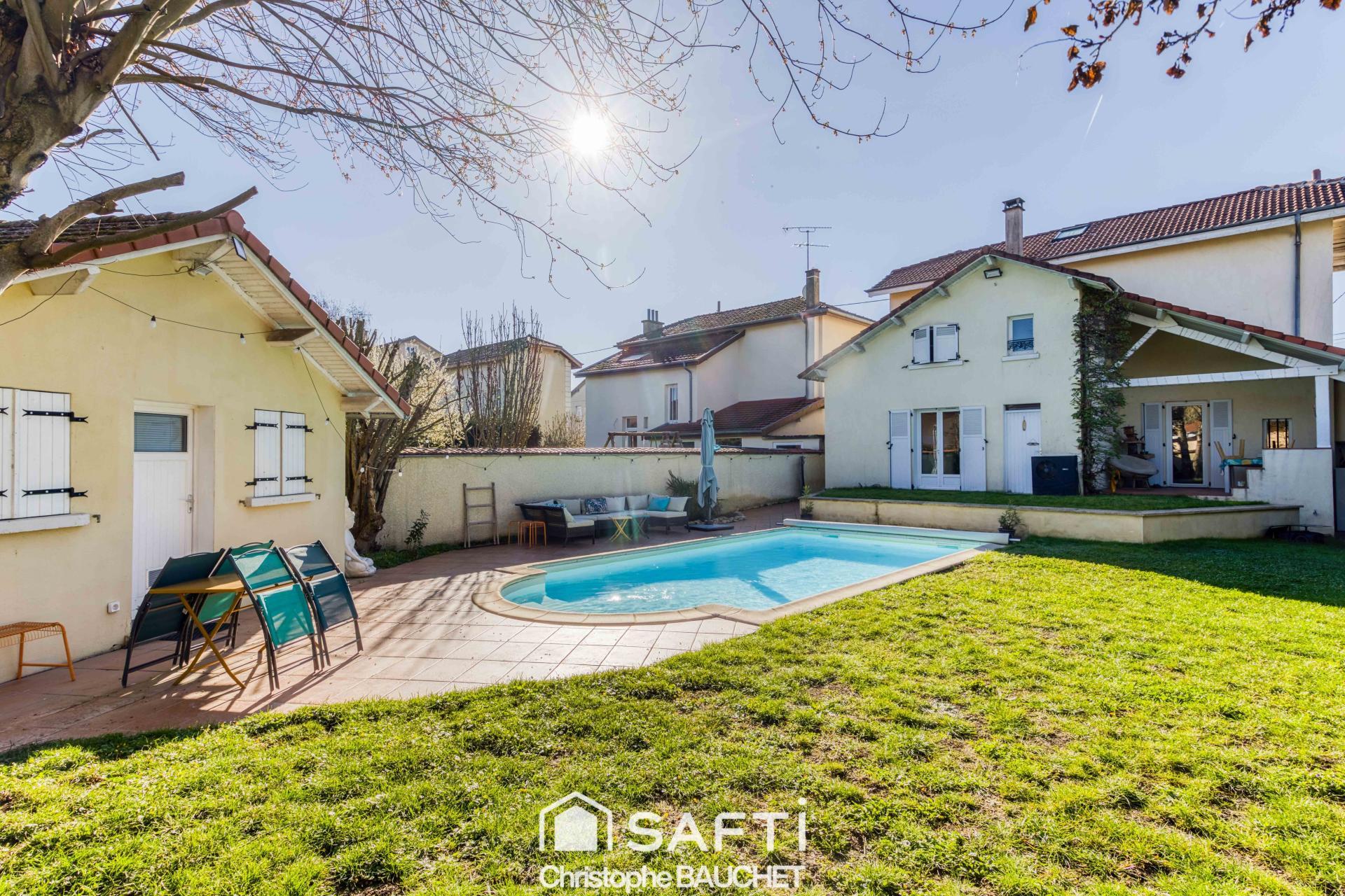 Maison 5 pièces 150 m² · à Bourg-en-Bresse · 150 m² · 420 000 €