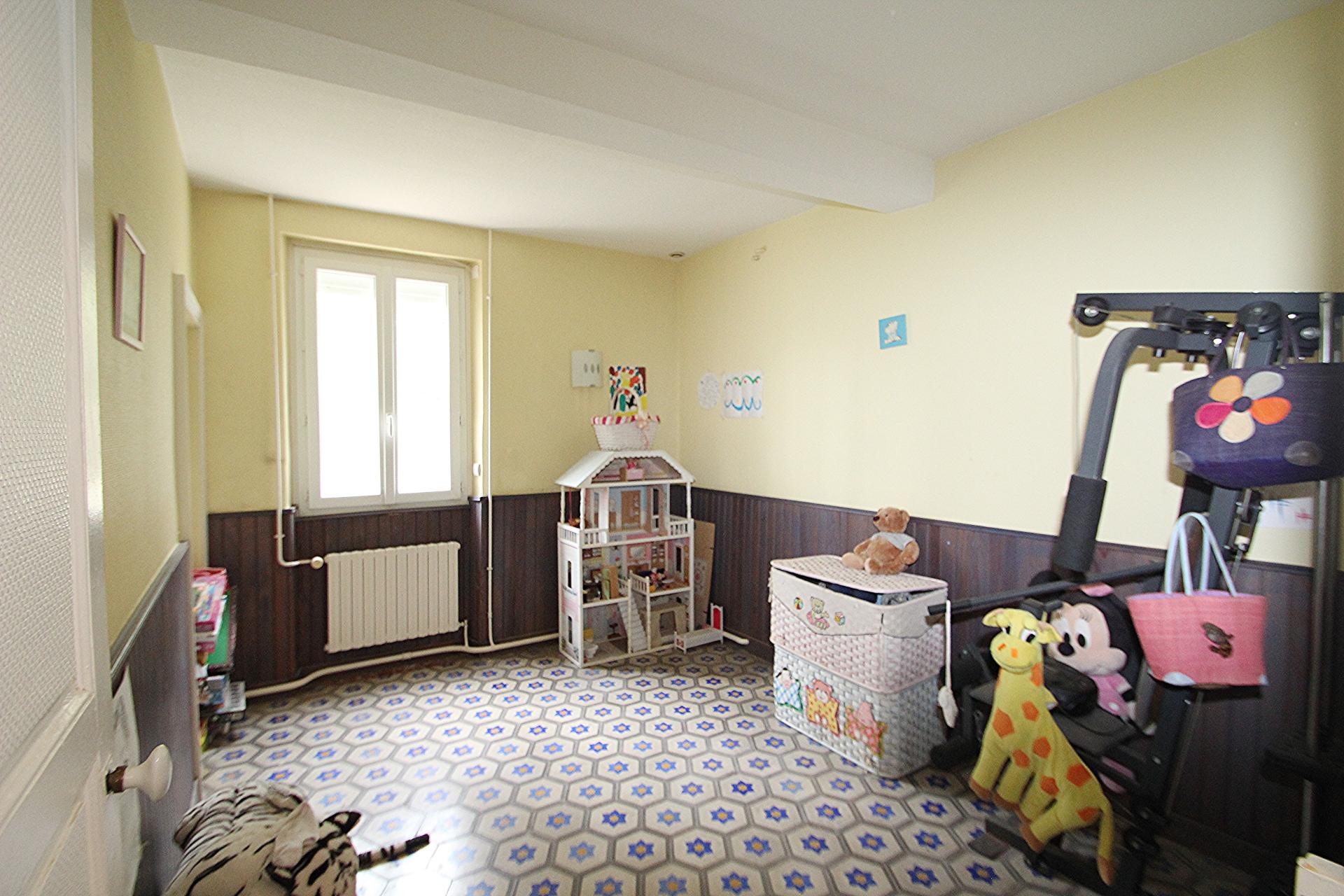 Photo 16 of the listing.