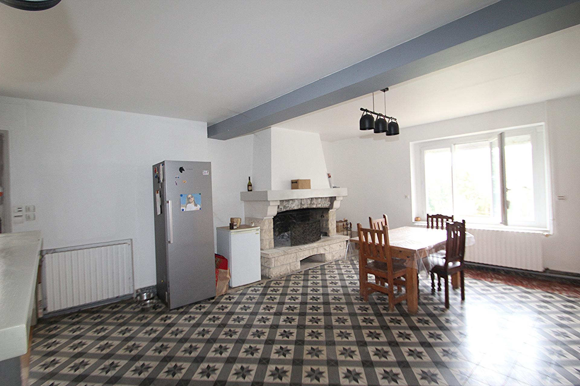 Photo 11 of the listing.