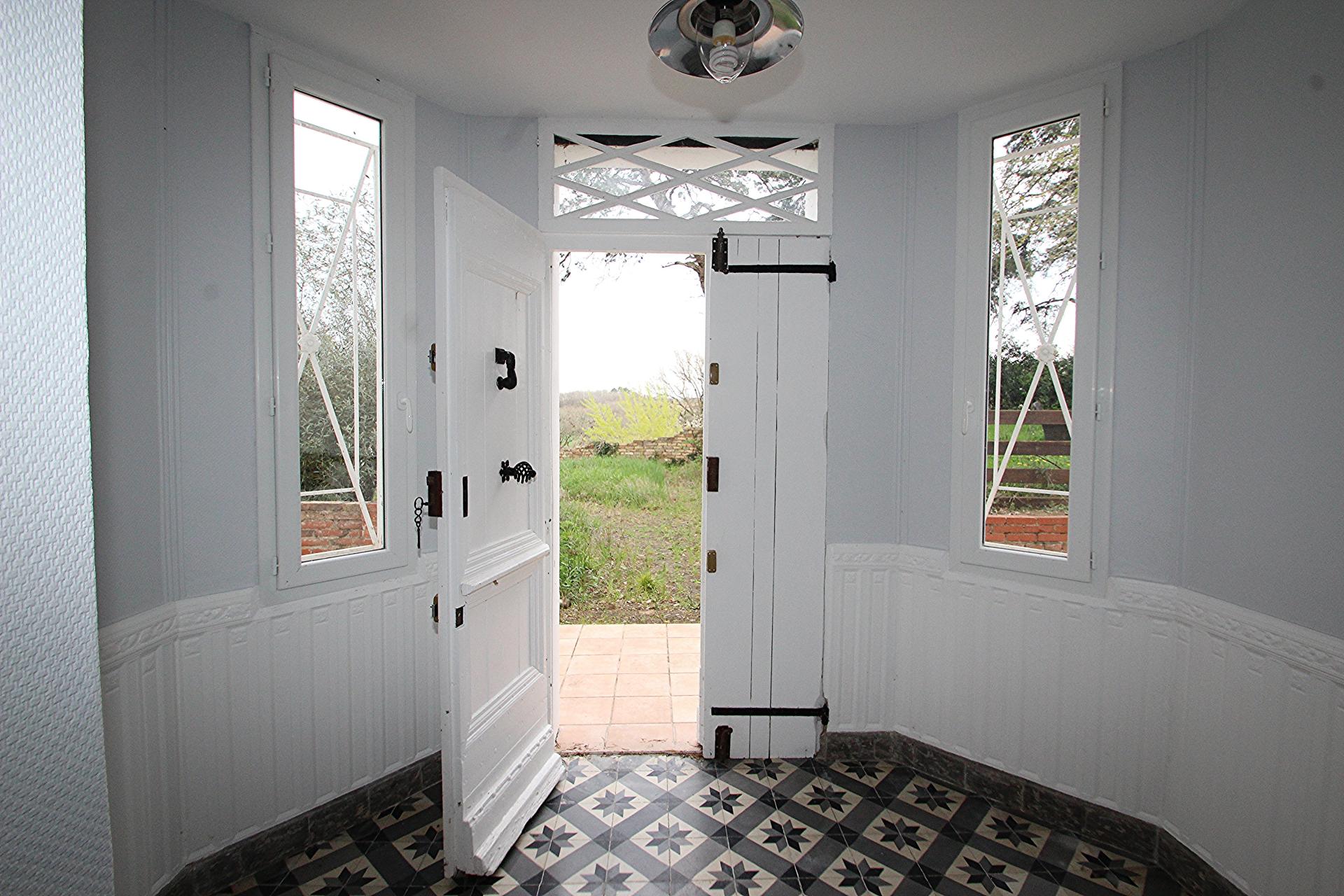 Photo 9 of the listing.