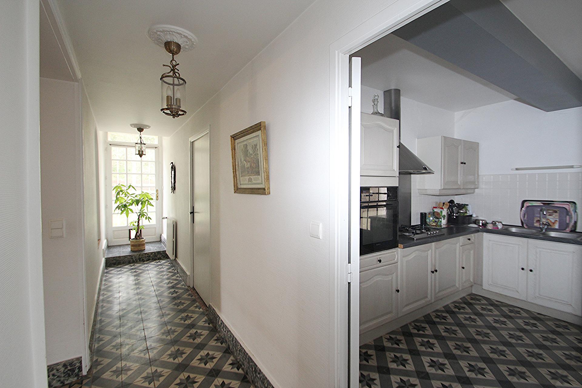 Photo 10 of the listing.