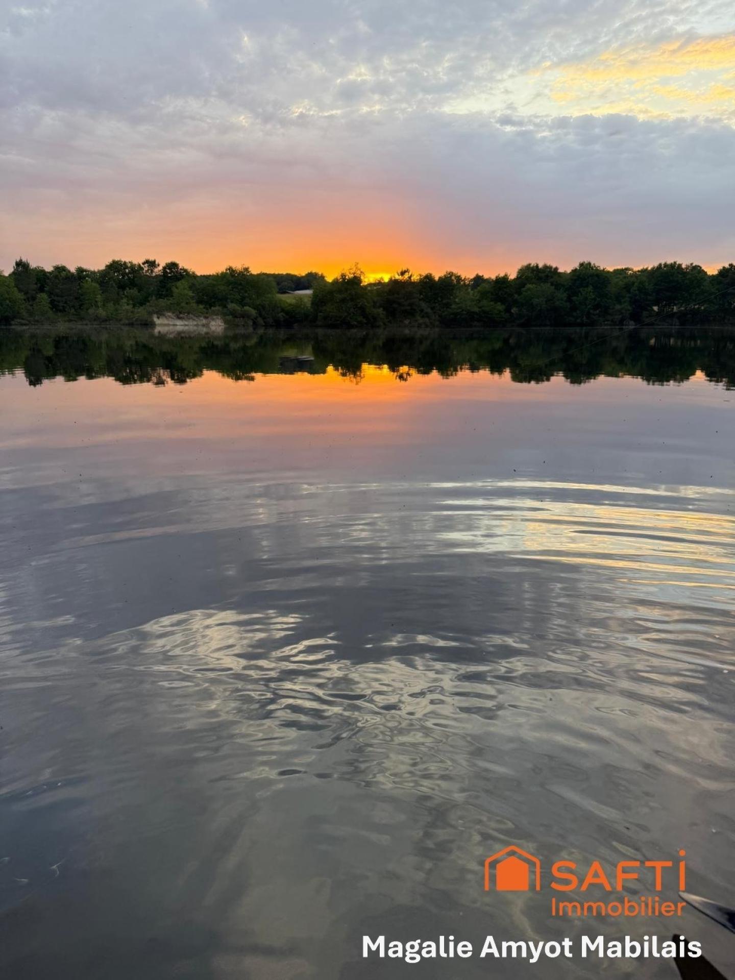 Photo 2 of the listing.