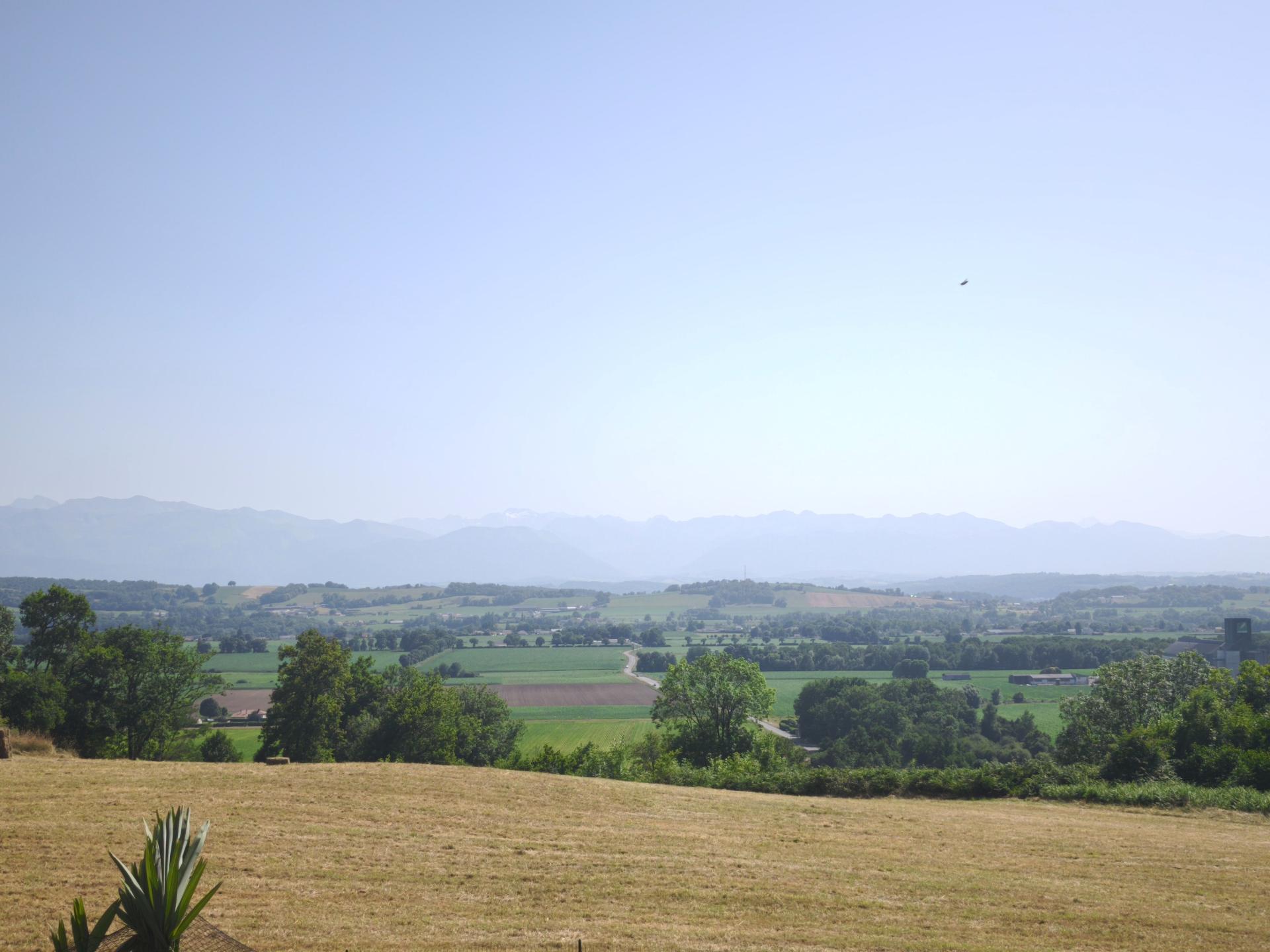 Photo 25 of the listing.