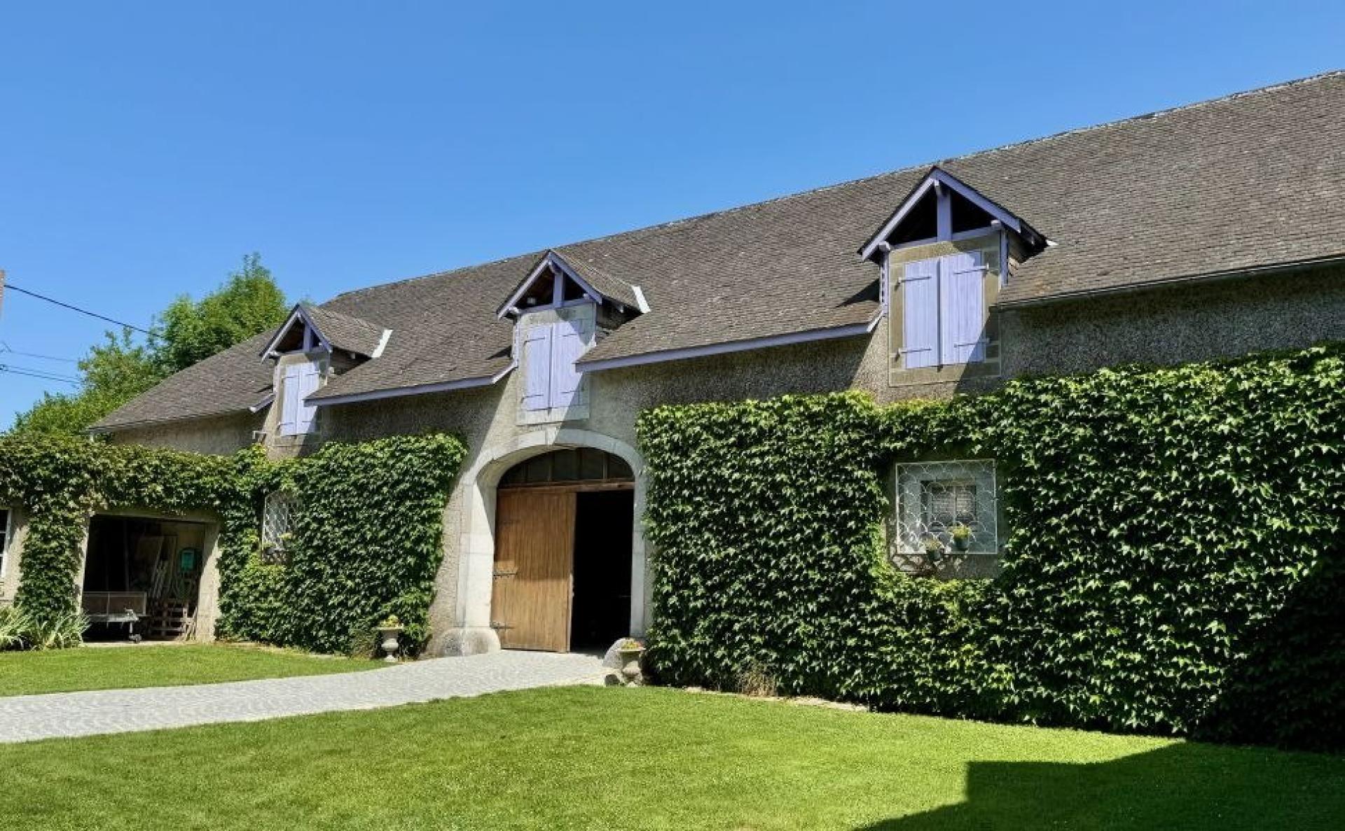 Photo 17 of the listing.