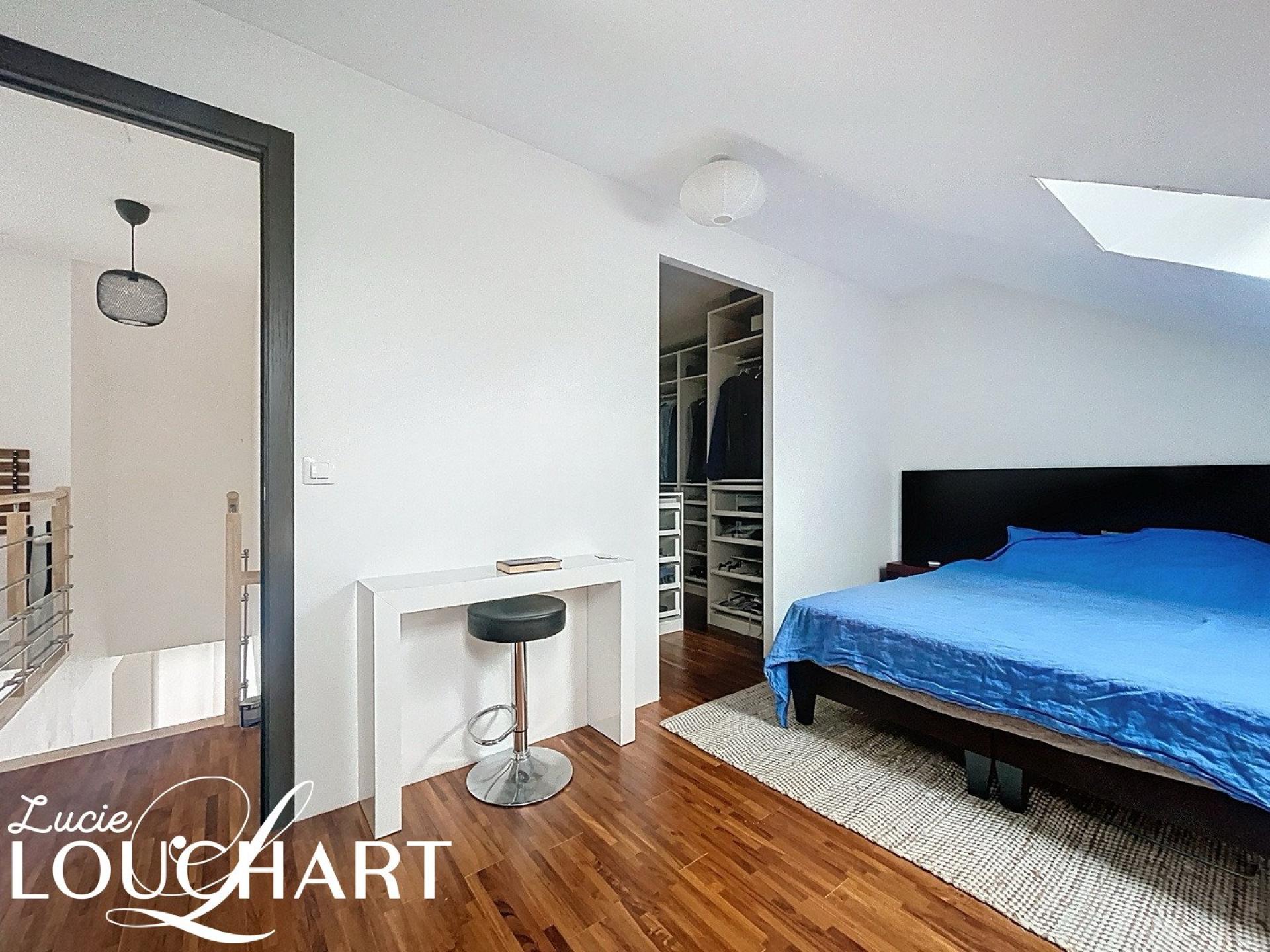 Photo 9 of the listing.