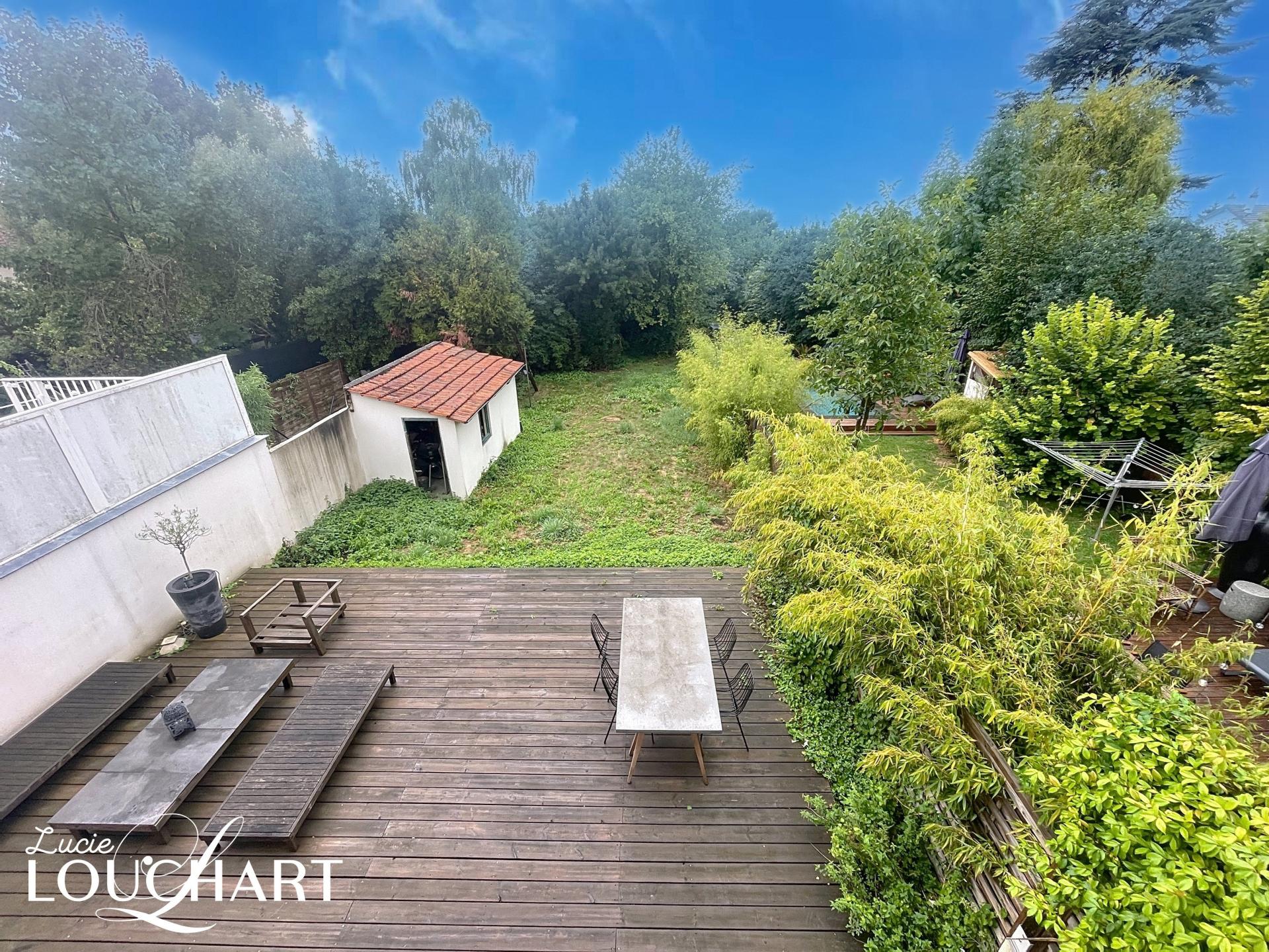 Photo 7 of the listing.