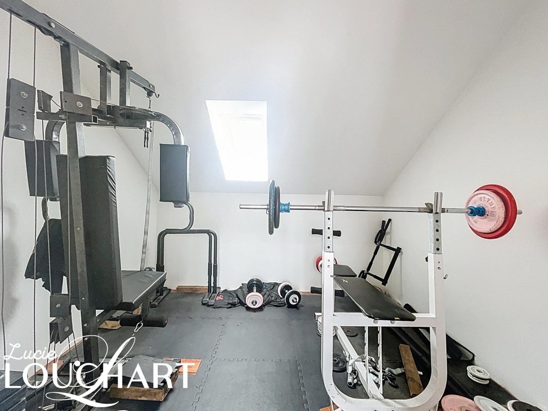 Photo 19 of the listing.