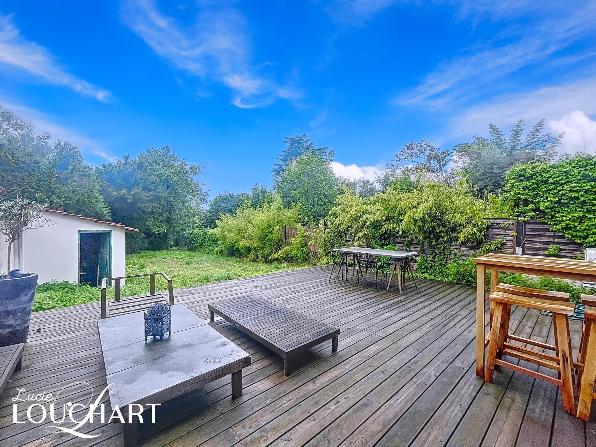 Photo 3 of the listing.