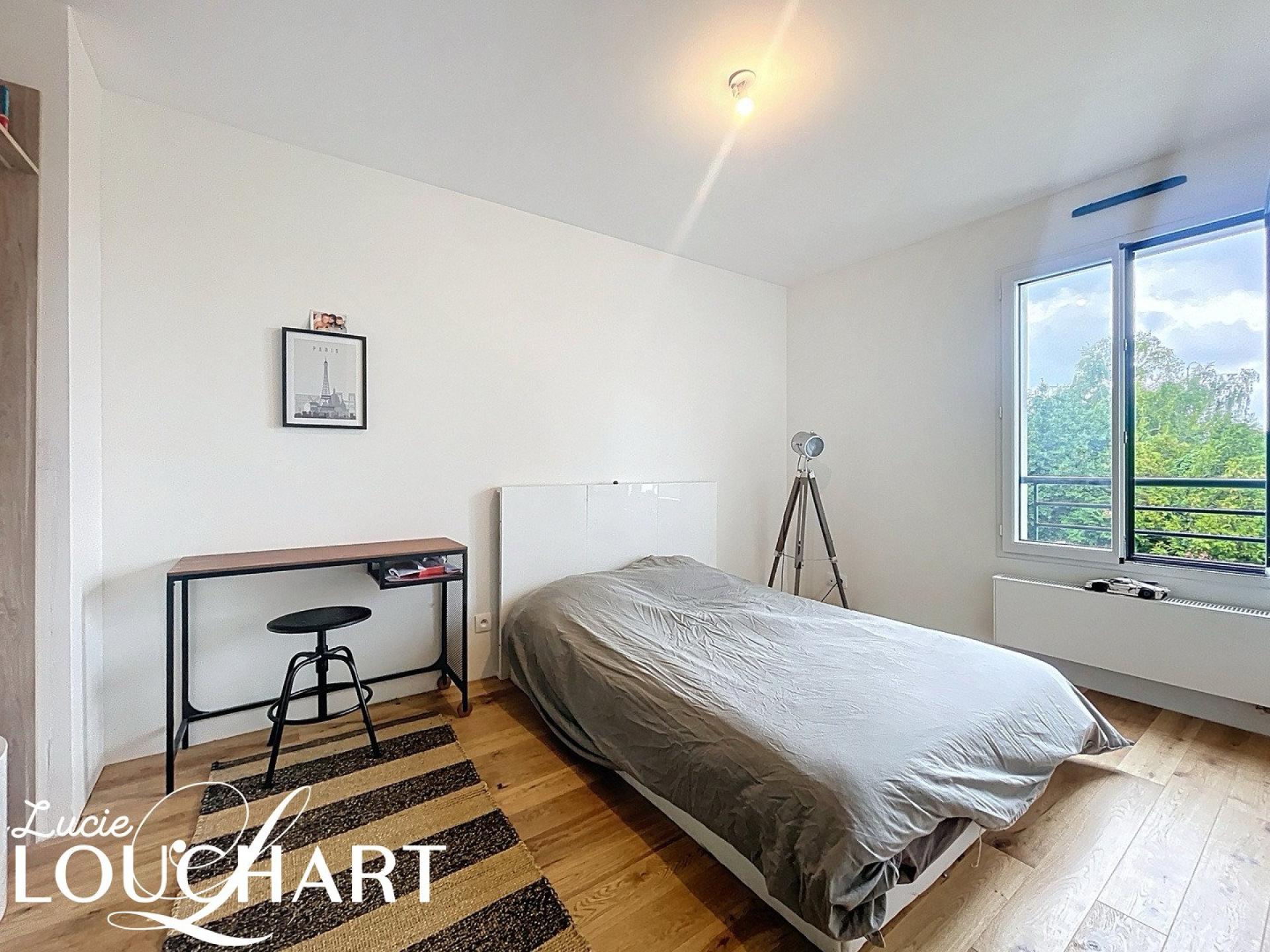 Photo 13 of the listing.