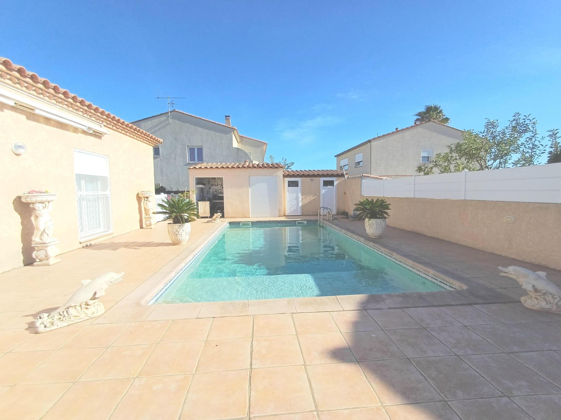 Photo 2 of the listing.