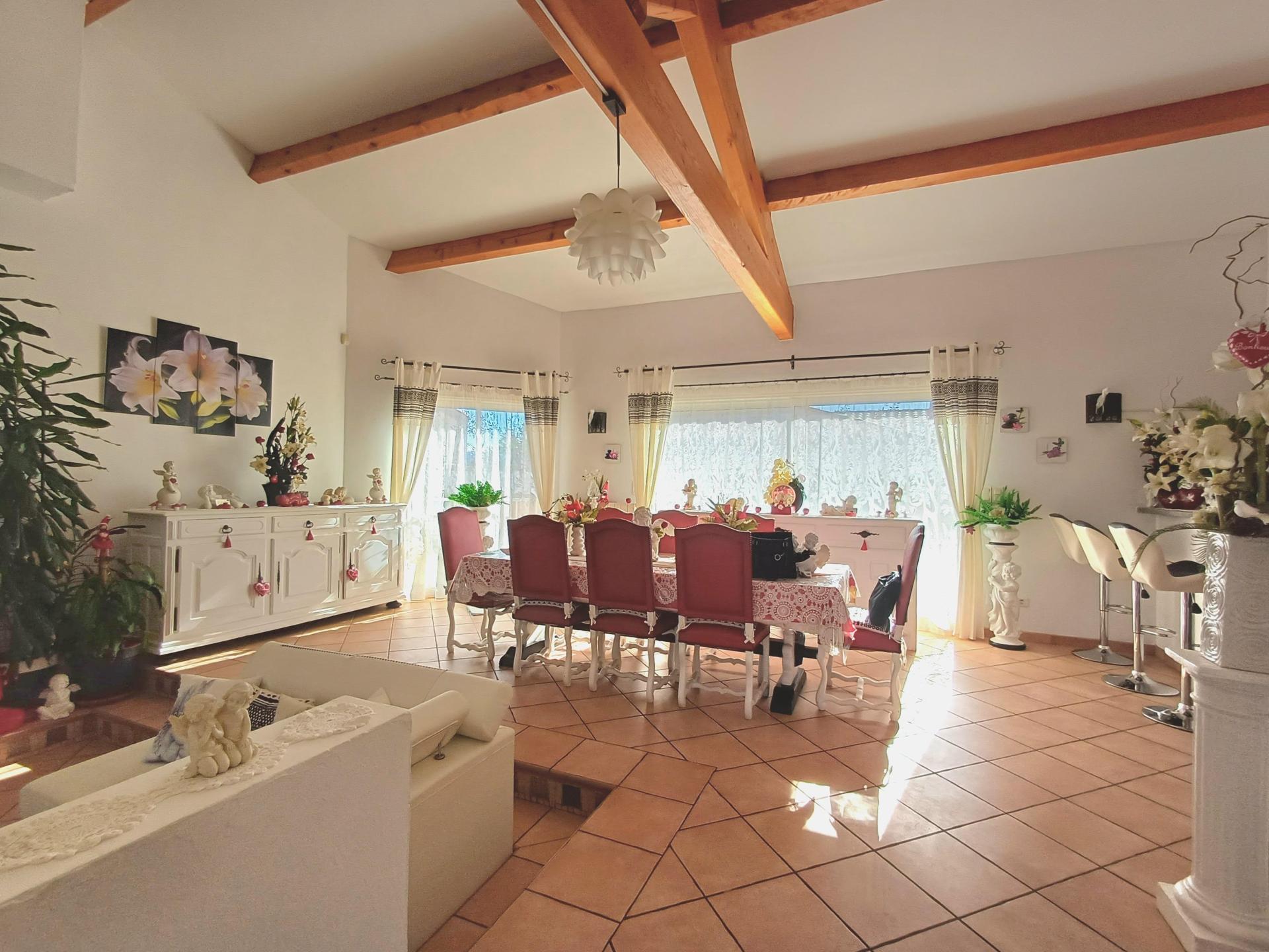 Photo 3 of the listing.