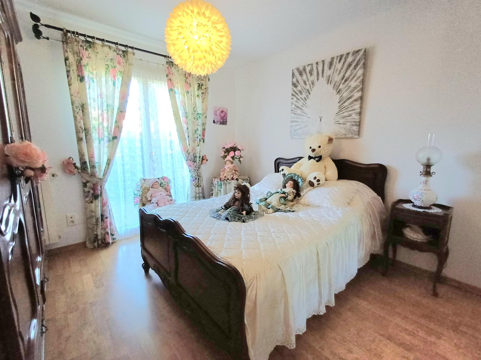 Photo 9 of the listing.