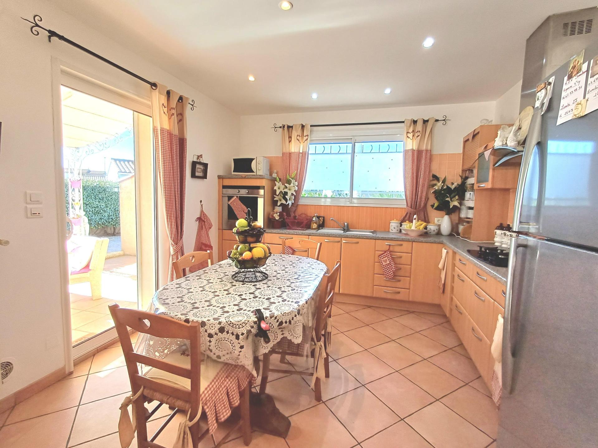 Photo 7 of the listing.