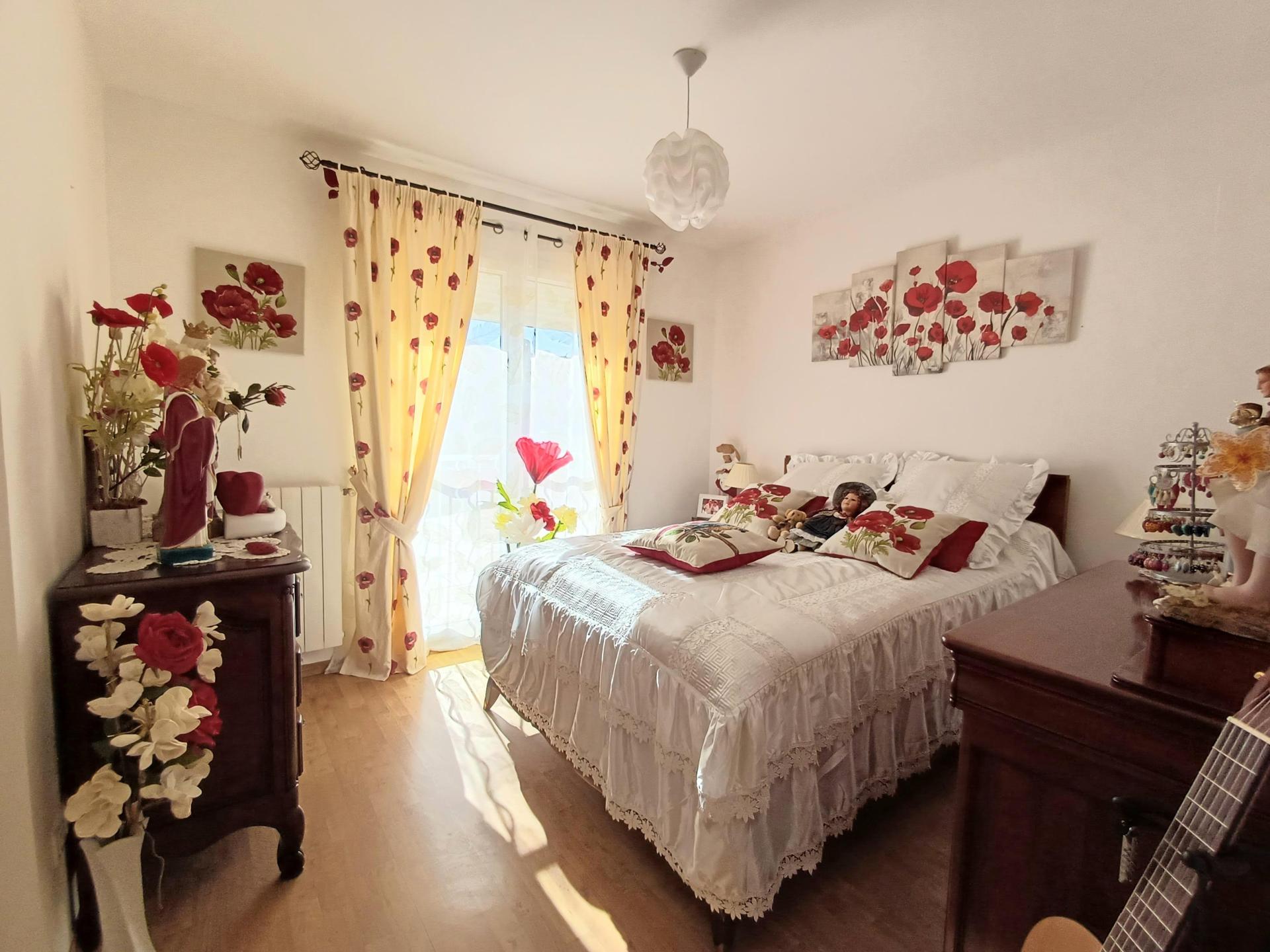 Photo 11 of the listing.