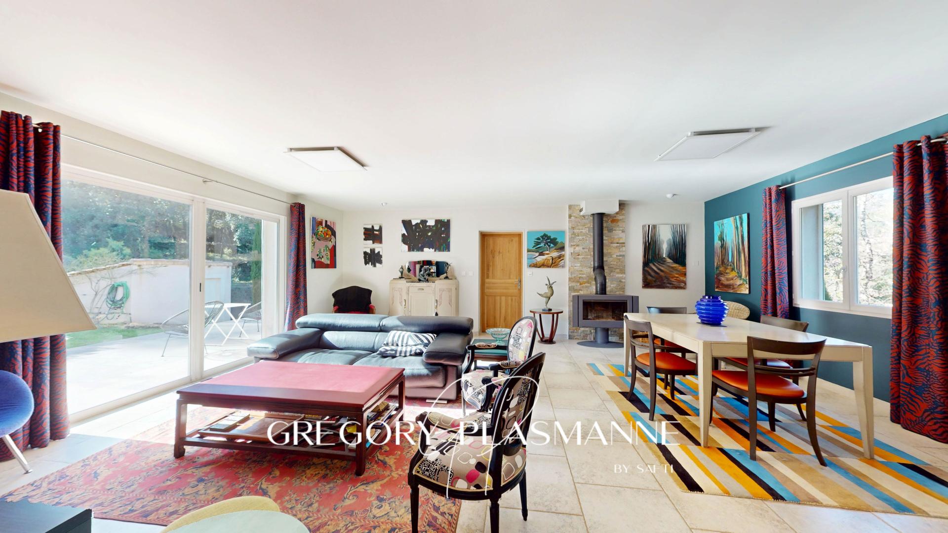 Photo 17 of the listing.