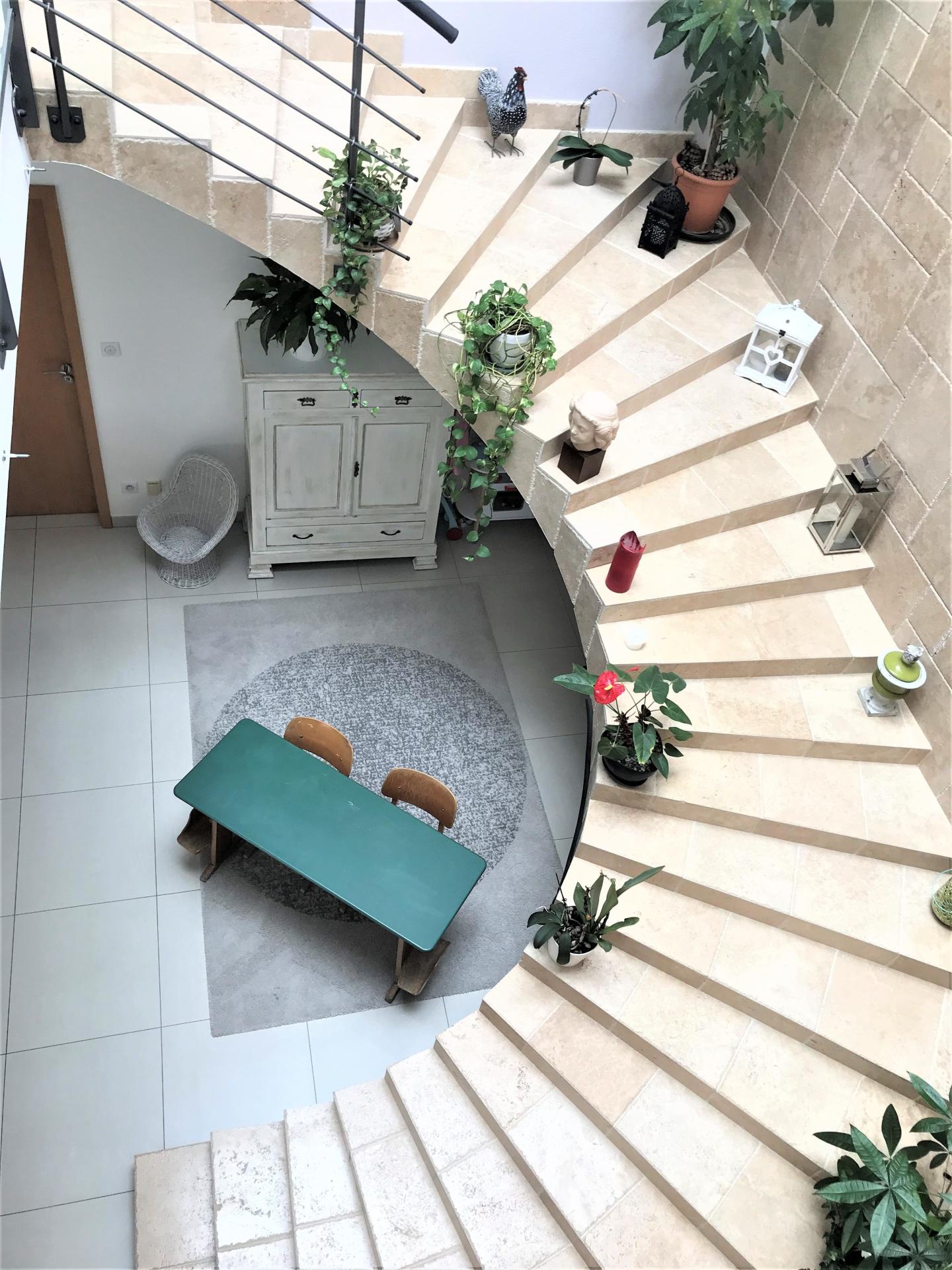 Photo 3 of the listing.