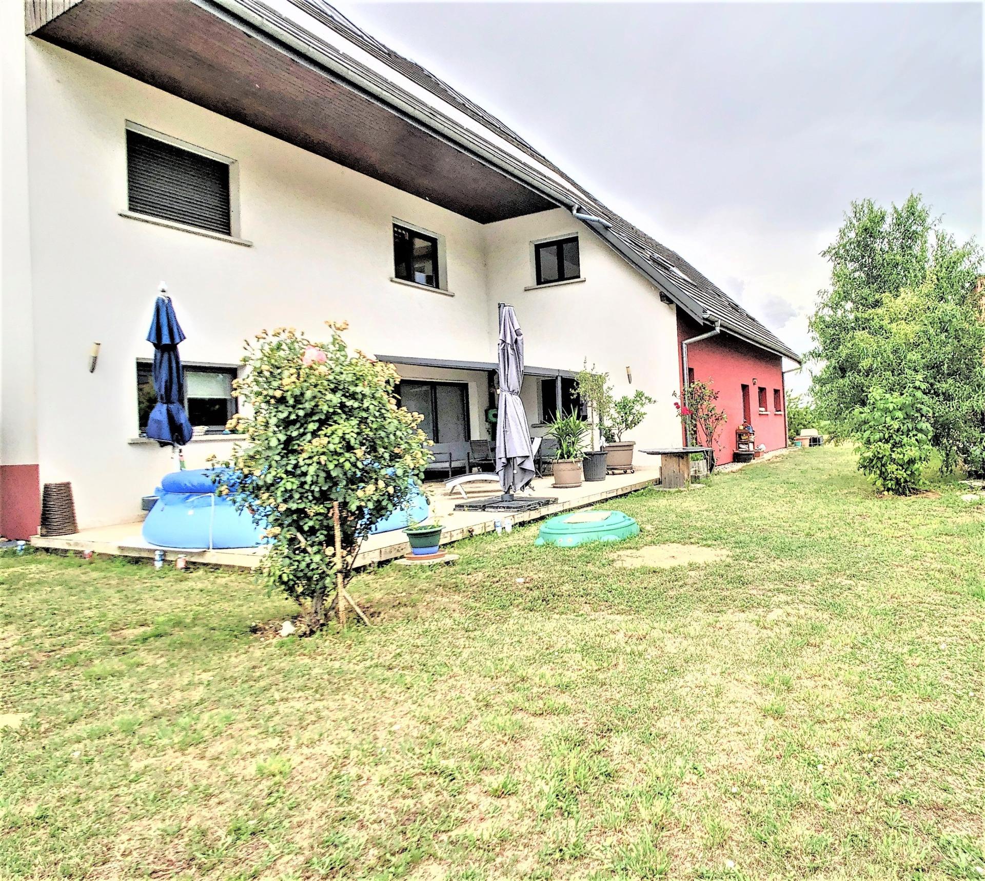 Photo 2 of the listing.