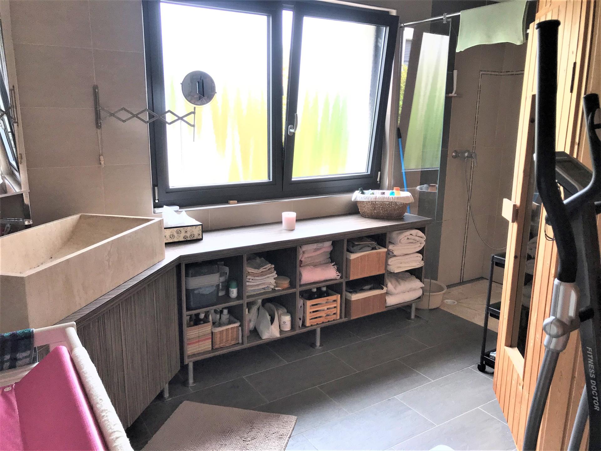 Photo 7 of the listing.