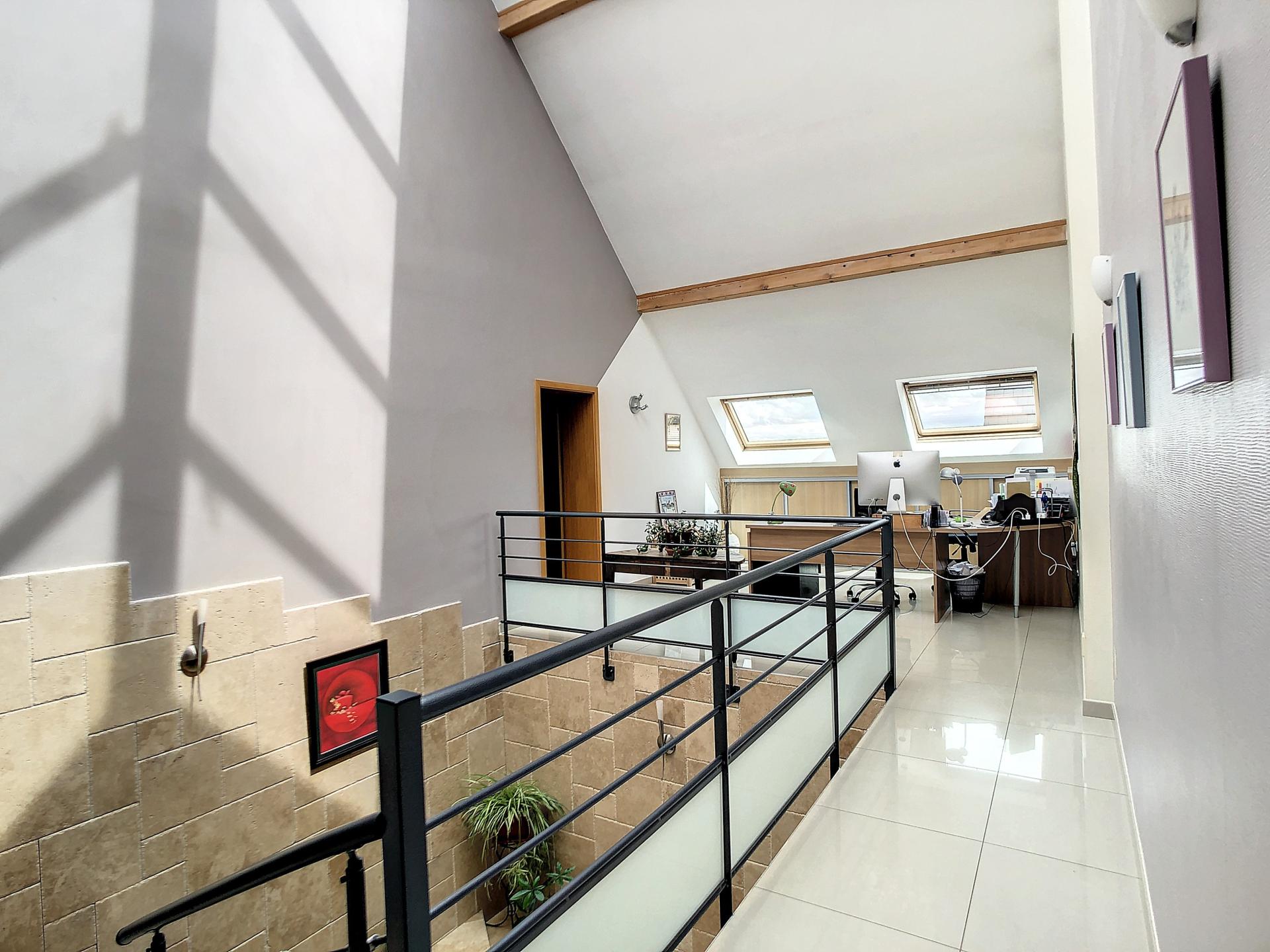 Photo 6 of the listing.