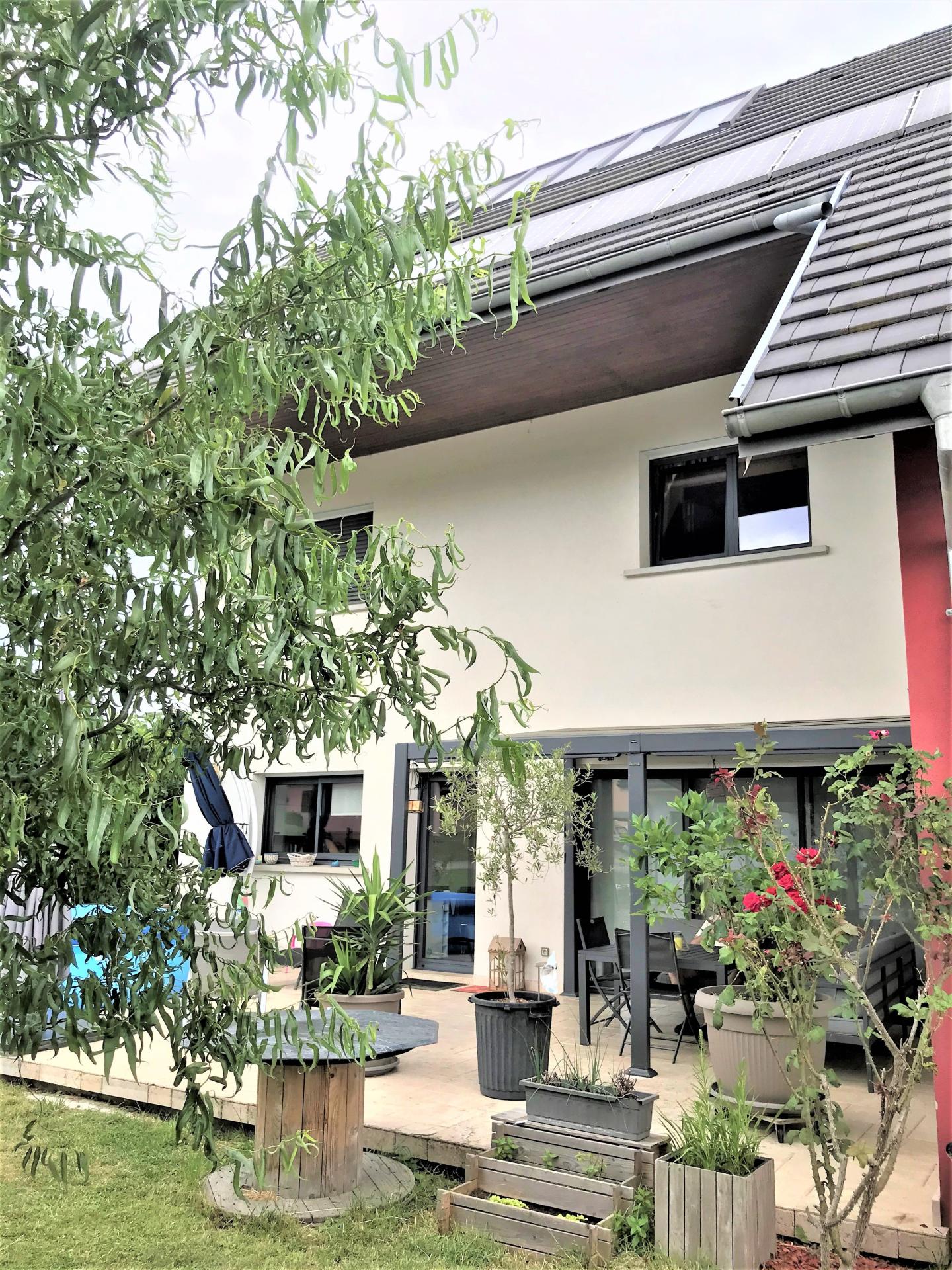 Photo 14 of the listing.