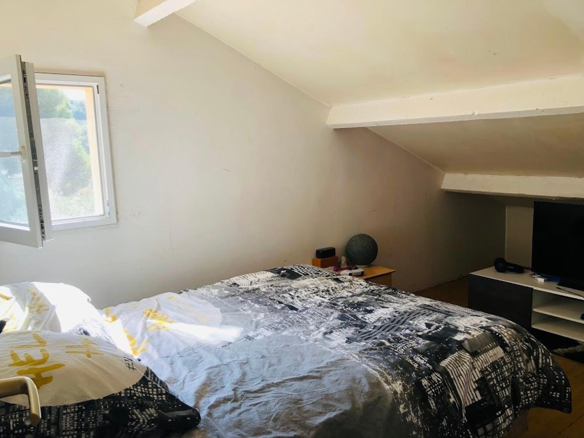 Photo 12 of the listing.