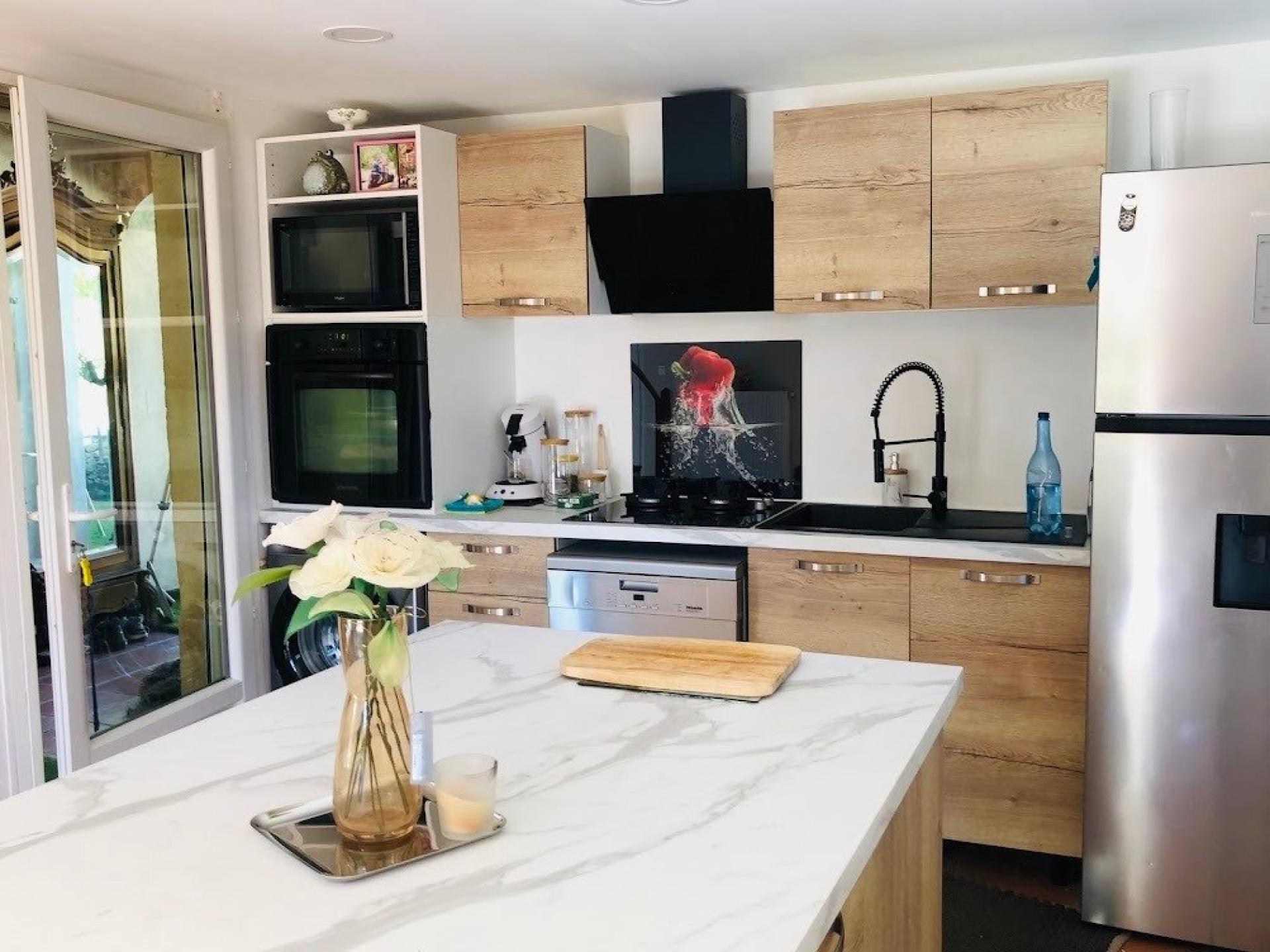 Photo 8 of the listing.