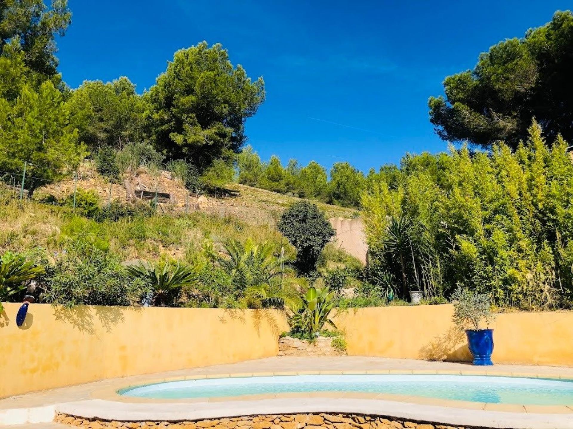 Photo 3 of the listing.