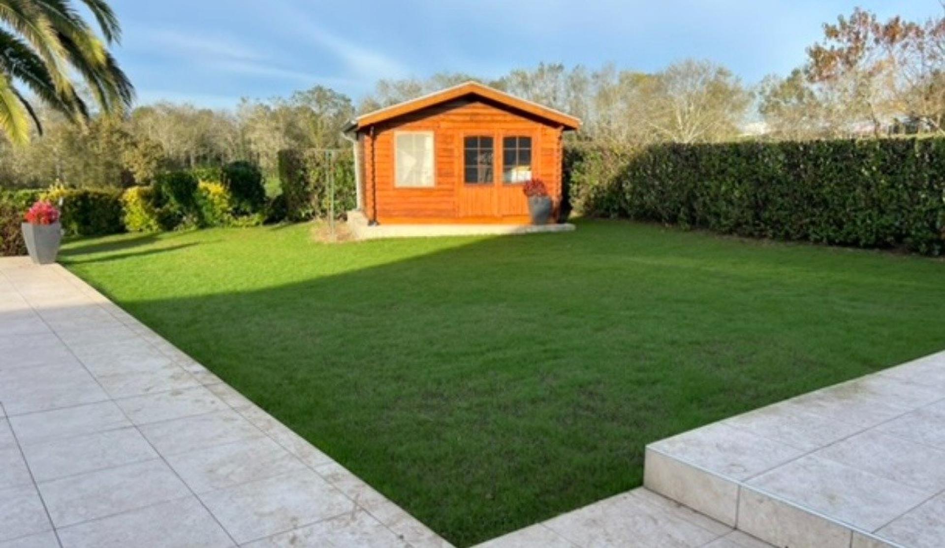 Photo 5 of the listing.