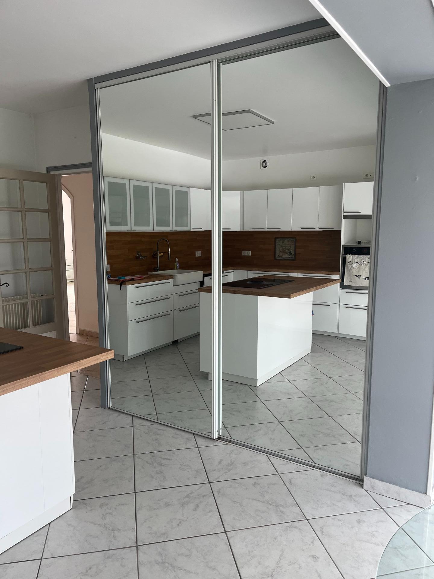 Photo 8 of the listing.