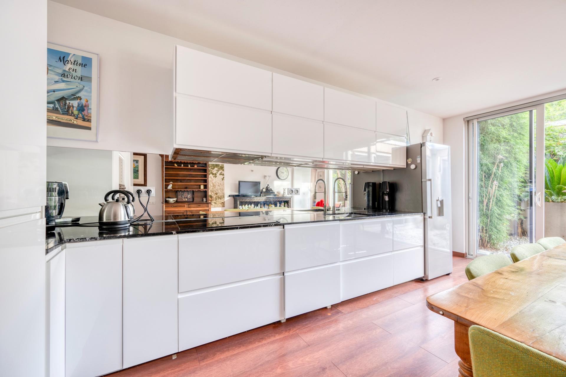 Photo 3 of the listing.